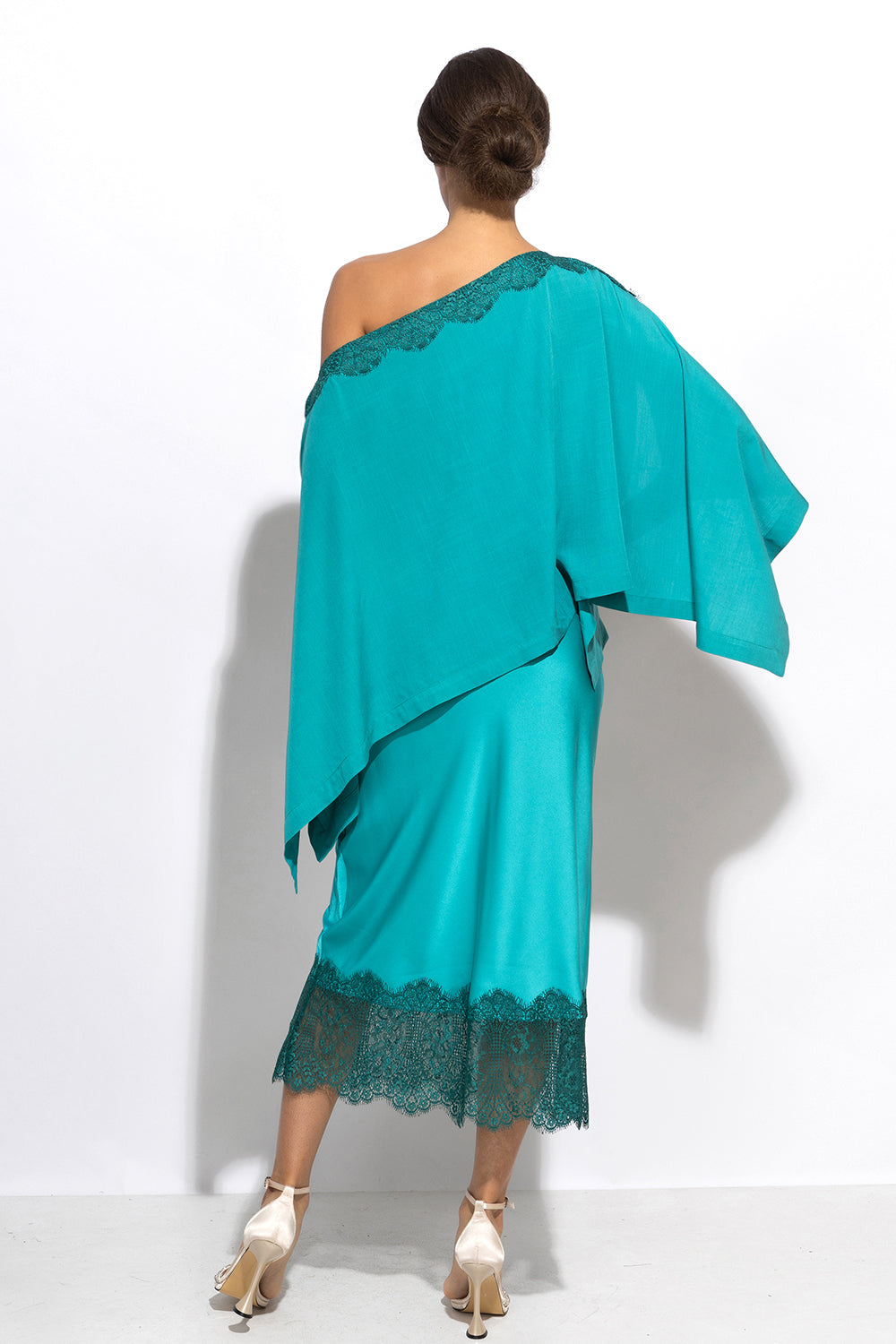 RELAXED VISCOSE TUNIC WITH SIDE SLITS AND LACE IN TURQUOISE - ESSENTIALS