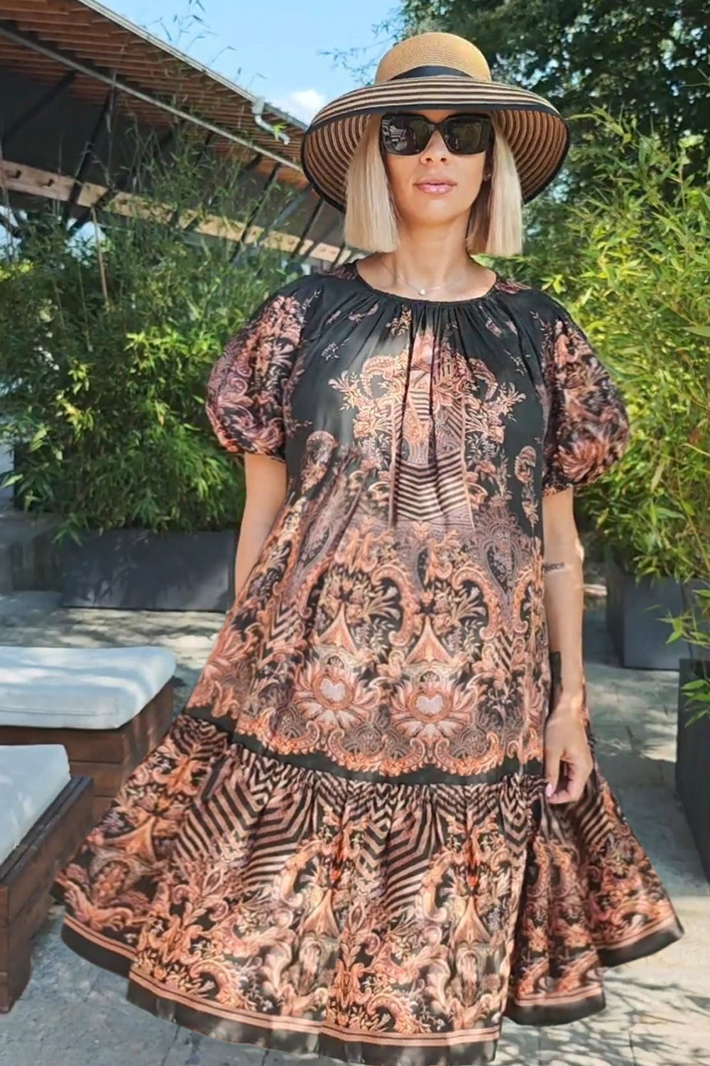 ABITO IN RASO DI VISCOSA CON MANICHE A SBUFFO - RIGHE DORATE