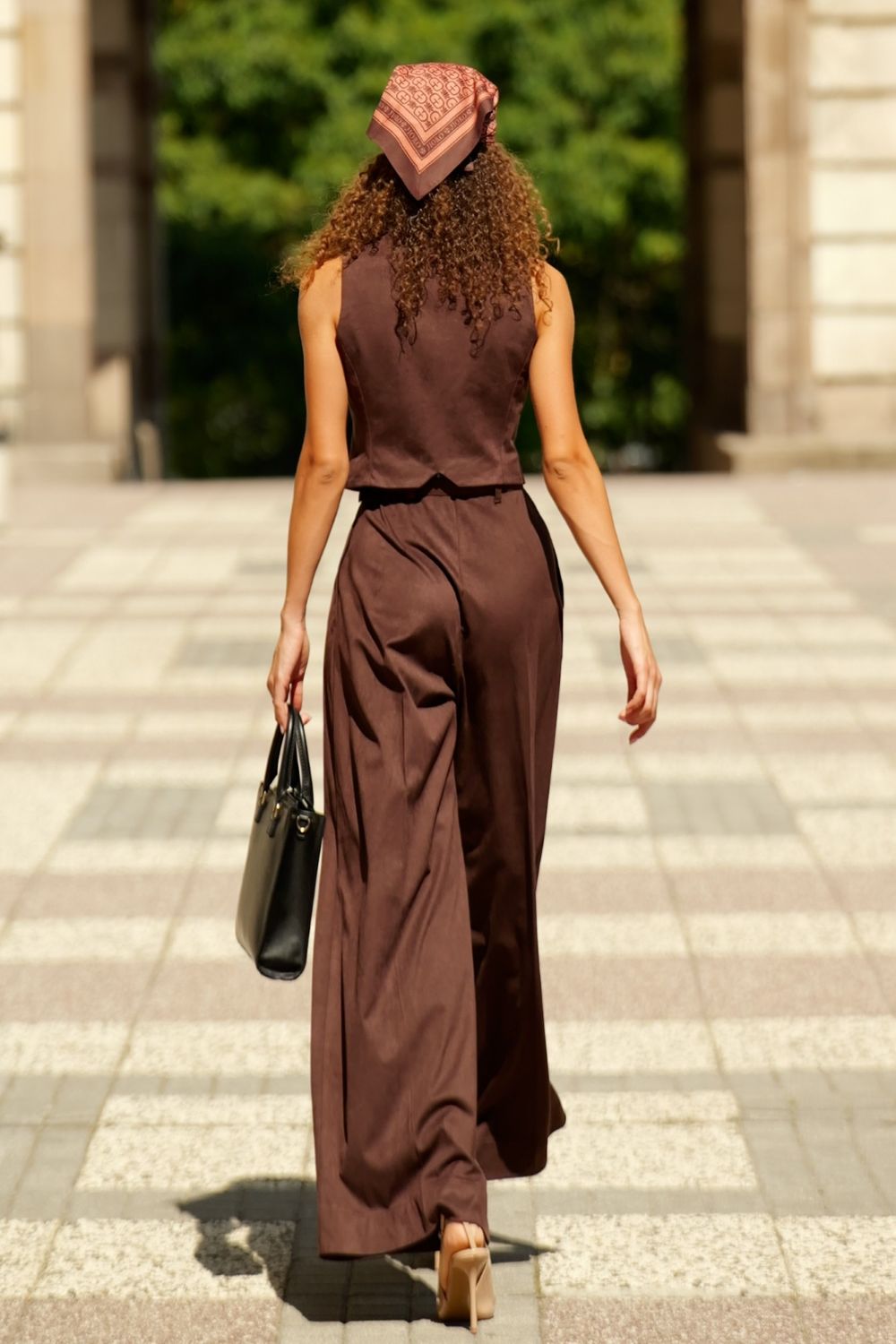 HIGH-WAISTED WIDE-LEG PANTS IN SUEDE-EFFECT DARK BROWN - ESSENTIALS JIORO ПАНТАЛОН С ВИСОКА ТАЛИЯ И ШИРОКИ КРАЧОЛИ С ЕФЕКТ НА ВЕЛУР В КАФЯВО - ESSENTIALS JIORO