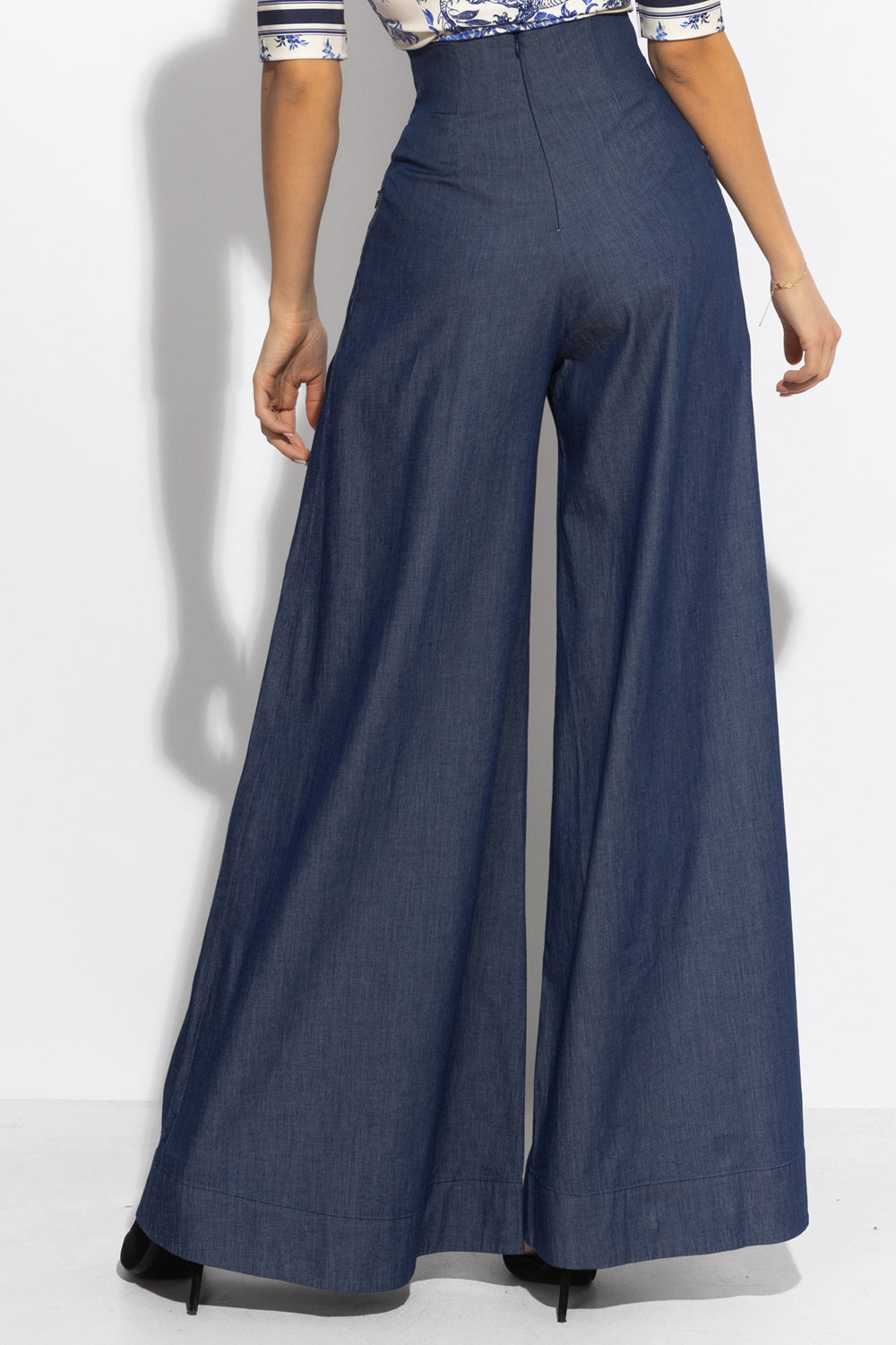 PANTALONI JEANS A VITA ALTA E GAMBA LARGA - ESSENTIALS