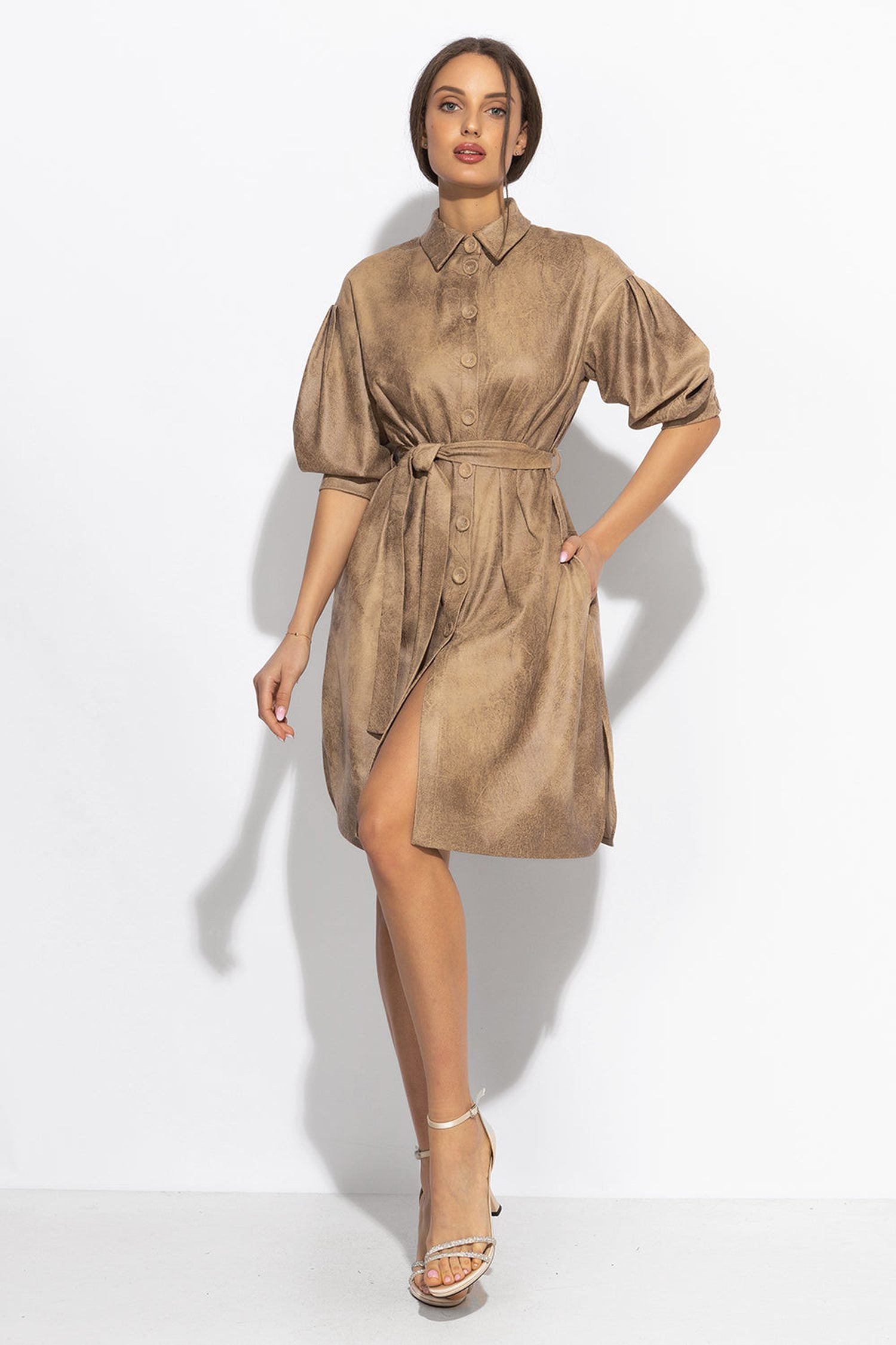 SUEDE-LOOK SHIRT DRESS IN CAPPUCINO - ESSENTIALS JIORO РИЗО-РОКЛЯ С ЕФЕКТ НА ВЕЛУР В ЦВЯТ КАПУЧИНО - ESSENTIALS JIORO