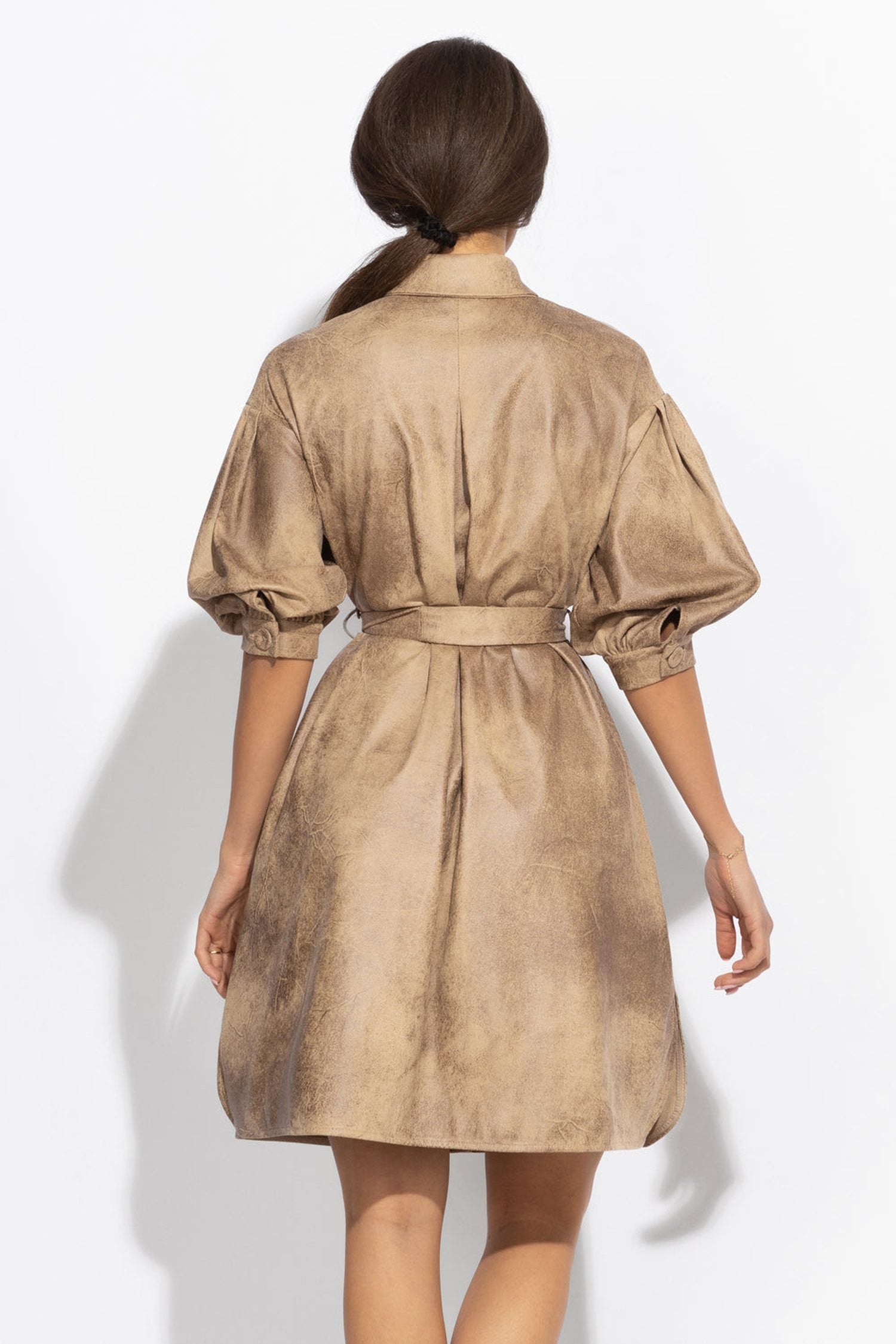 SUEDE-LOOK SHIRT DRESS IN CAPPUCINO - ESSENTIALS JIORO РИЗО-РОКЛЯ С ЕФЕКТ НА ВЕЛУР В ЦВЯТ КАПУЧИНО - ESSENTIALS JIORO
