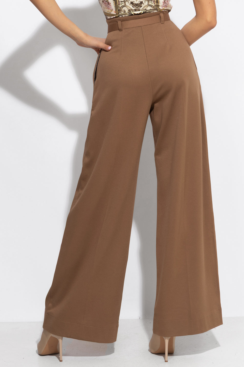 VISCOSE BLEND HIGH-WAISTED BEIGE TROUSERS – ESSENTIALS JIORO ШИРОК ПАНТАЛОН ОТ ВИСКОЗА С ВИСОКА ТАЛИЯ В БЕЖОВО - ESSENTIAL JIORO