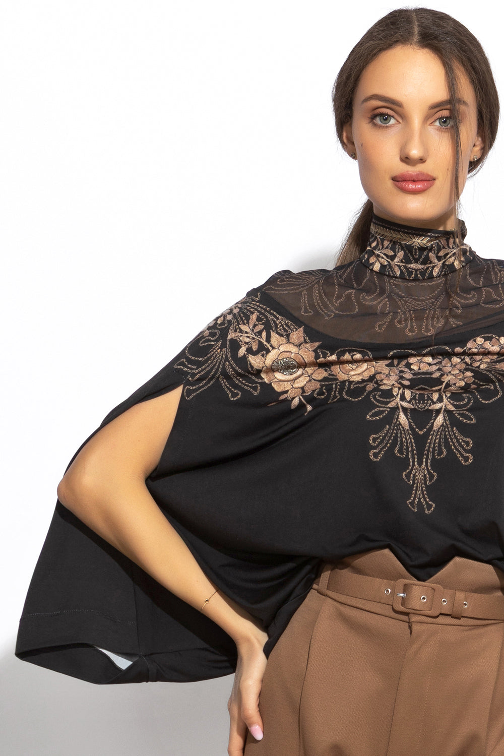 ΔΩΡΕΑΝ ΜΠΛΟΥΖΑ - ΧΡΥΣΑ ΤΡΙΑΝΤΑΦΥΛΛΑ