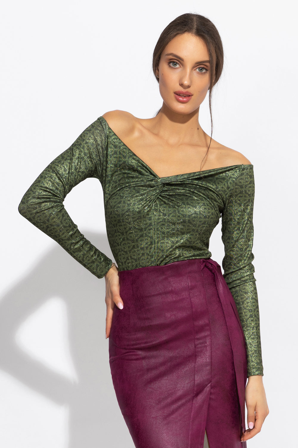 TOP CON DETTAGLIO A TORCIGLIONE E MANICHE LUNGHE - LOGO VERDE SMERALDO