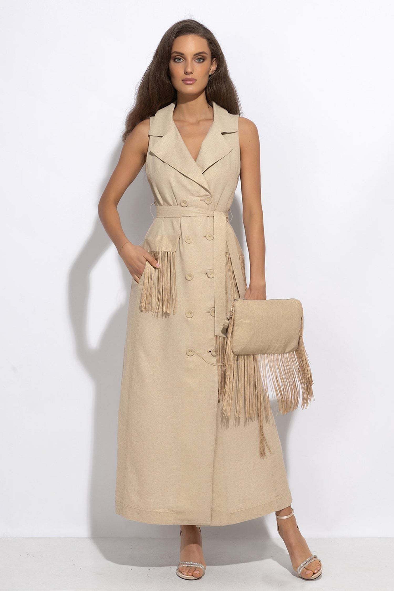 LINEN SLEEVELESS TRENCH MIDI DRESS WITH FRINGES - ESSENTIALS JIORO ДЪЛГА РОКЛЯ ОТ ЗЛАТИСТ ЛЕН С РЕСНИ - ESSENTIALS JIORO