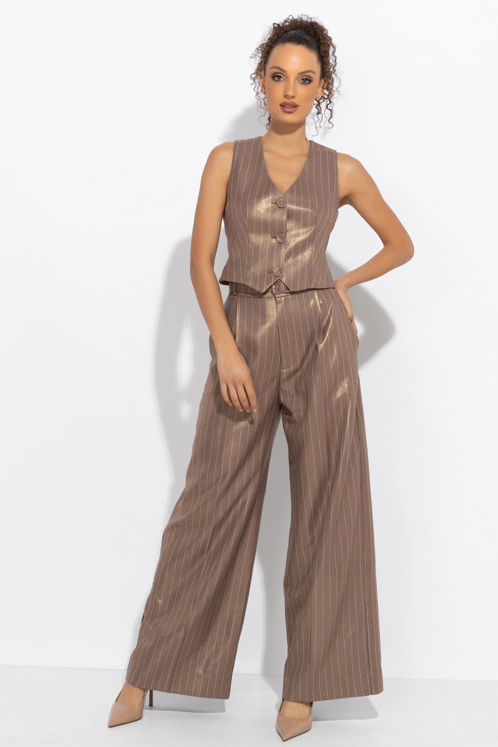 STRIPED VISCOSE BLEND VEST IN BEIGE - ESSENTIALS JIORO ЕЛЕК РАЙЕ ОТ ВИСКОЗНА СМЕС В БЕЖОВО - ESSENTIALS JIORO