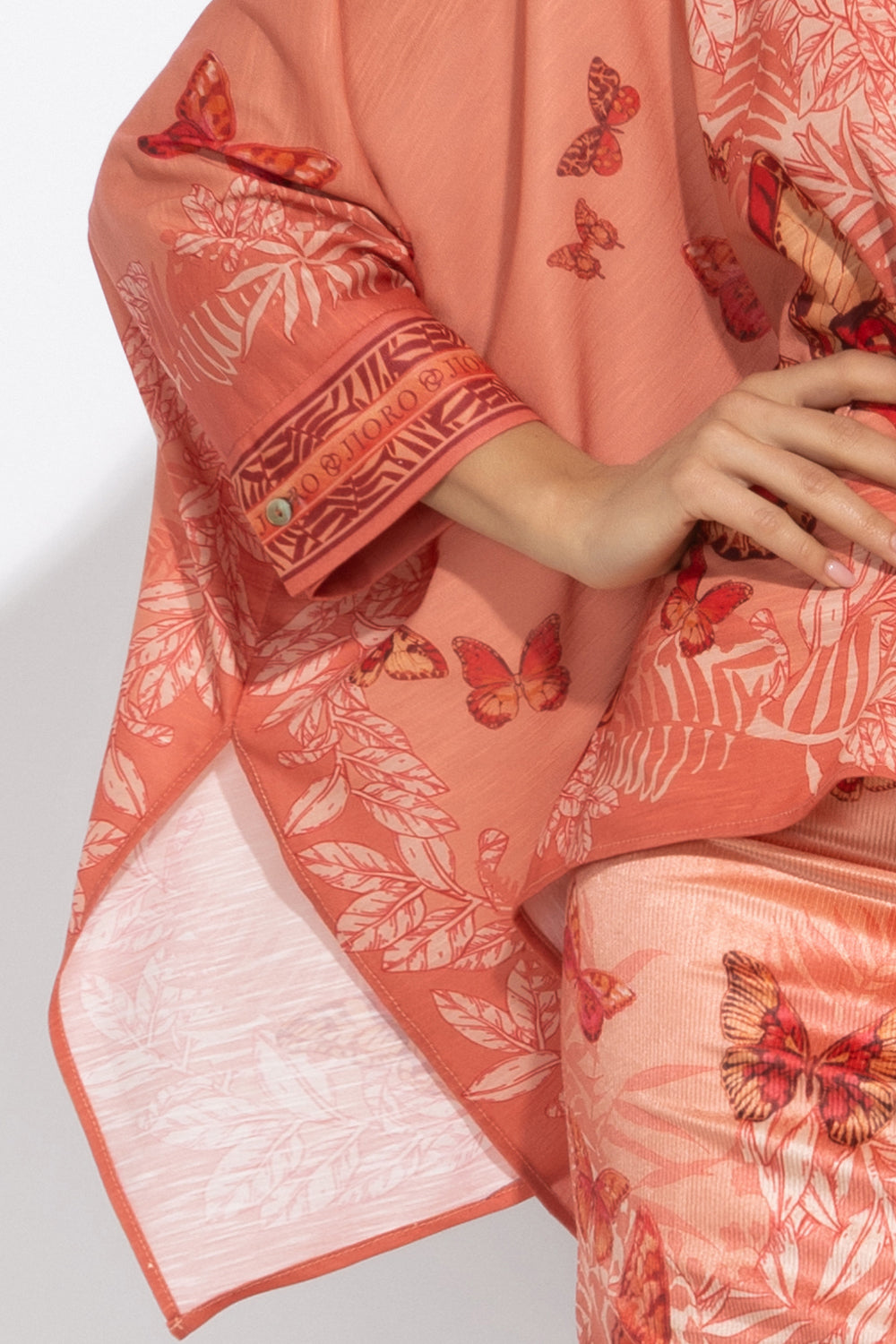 SQUARE TUNIC WITH RUFFLED COLLAR - PAPAYA BUTTERFLIES JIORO ПРАВОЪГЪЛНА ТУНИКА С ЯКА С НАБОРИ - PAPAYA BUTTERFLIES JIORO