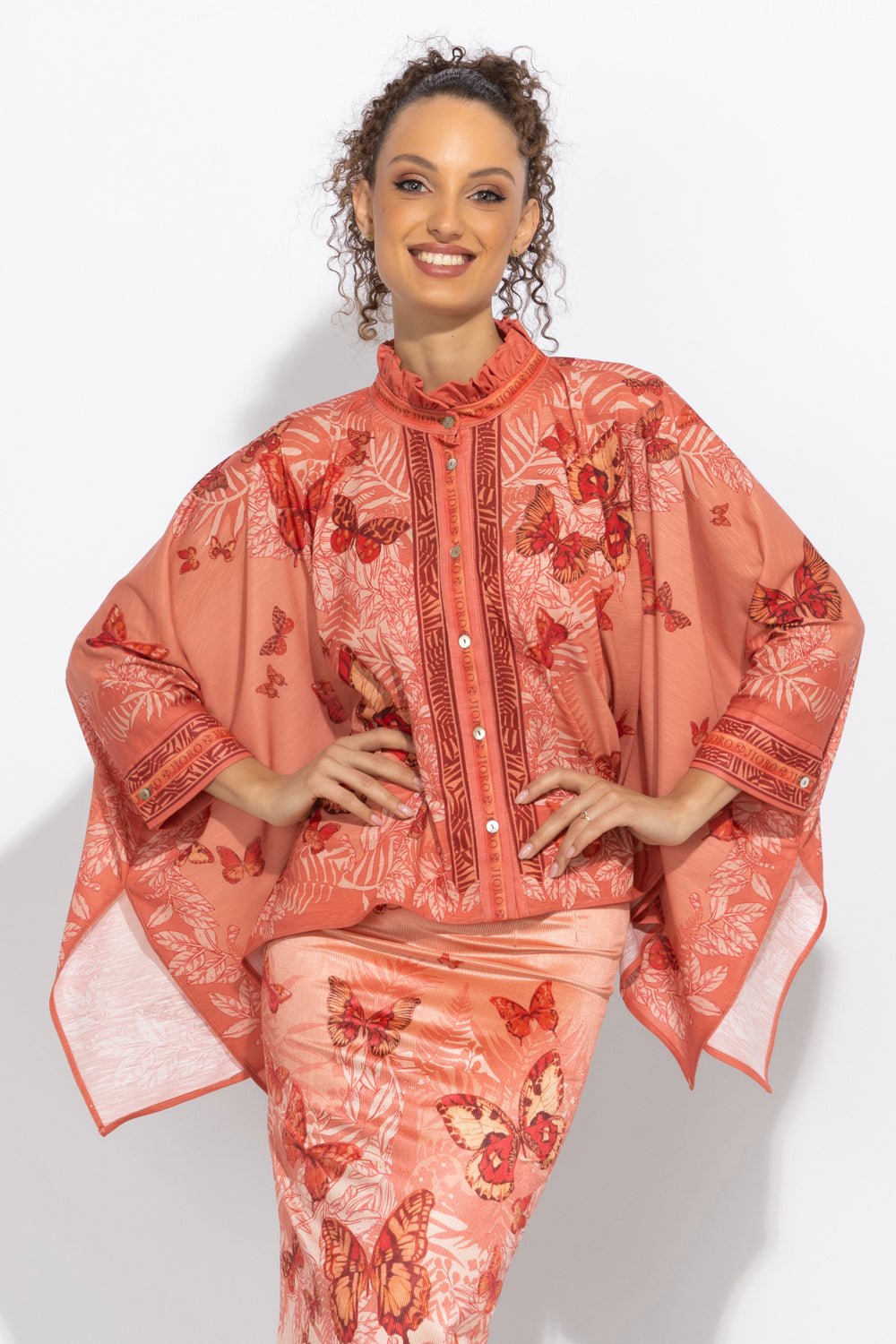 SQUARE TUNIC WITH RUFFLED COLLAR - PAPAYA BUTTERFLIES JIORO ПРАВОЪГЪЛНА ТУНИКА С ЯКА С НАБОРИ - PAPAYA BUTTERFLIES JIORO