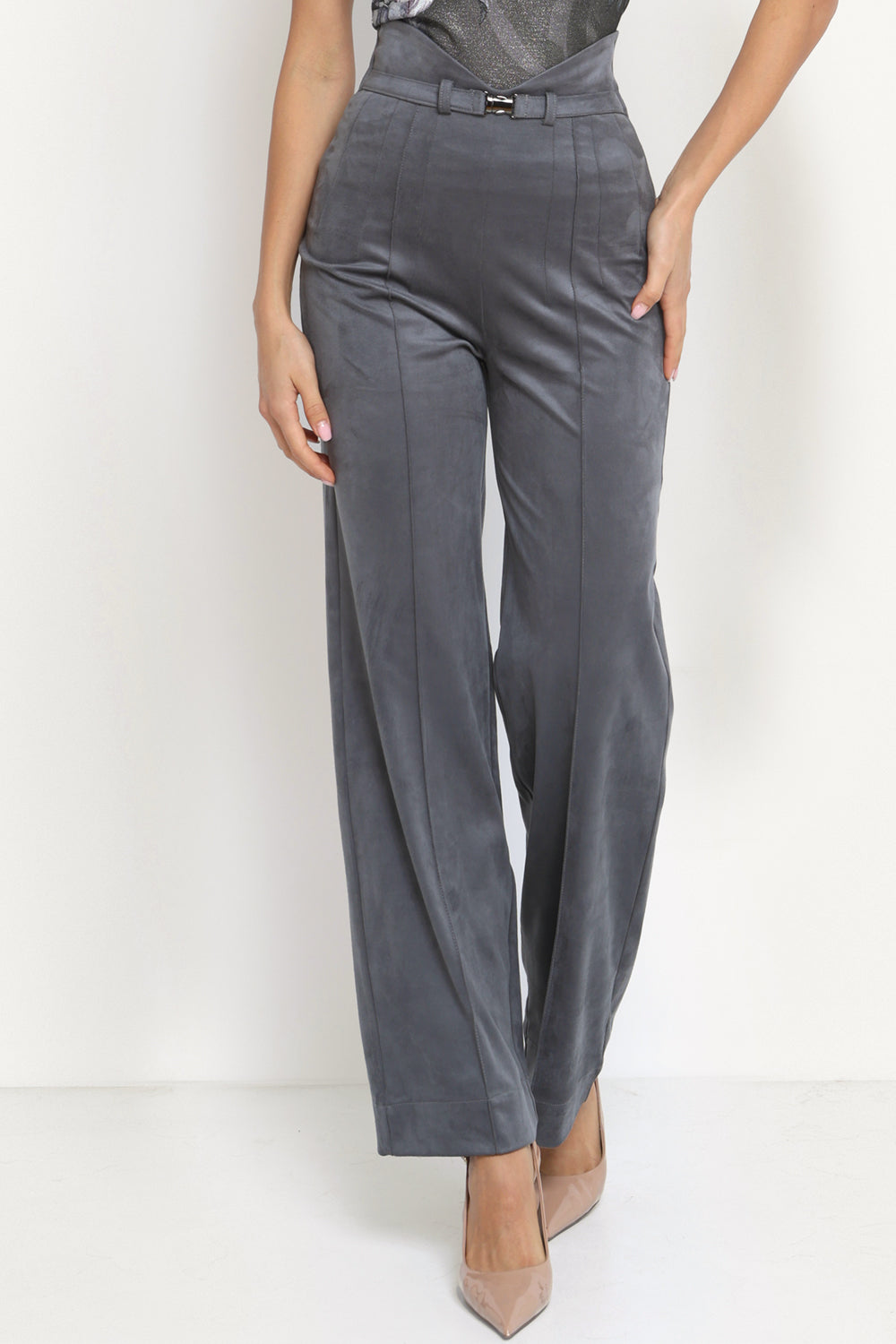 HIGH WAIST WIDE LEG PANTS IN GREY SUEDE - ESSENTIALS JIORO ПАНТАЛОН С ВИСОКА ТАЛИЯ И ШИРОК КРАЧОЛ ОТ СИВ ВЕЛУР - ESSENTIALS JIORO