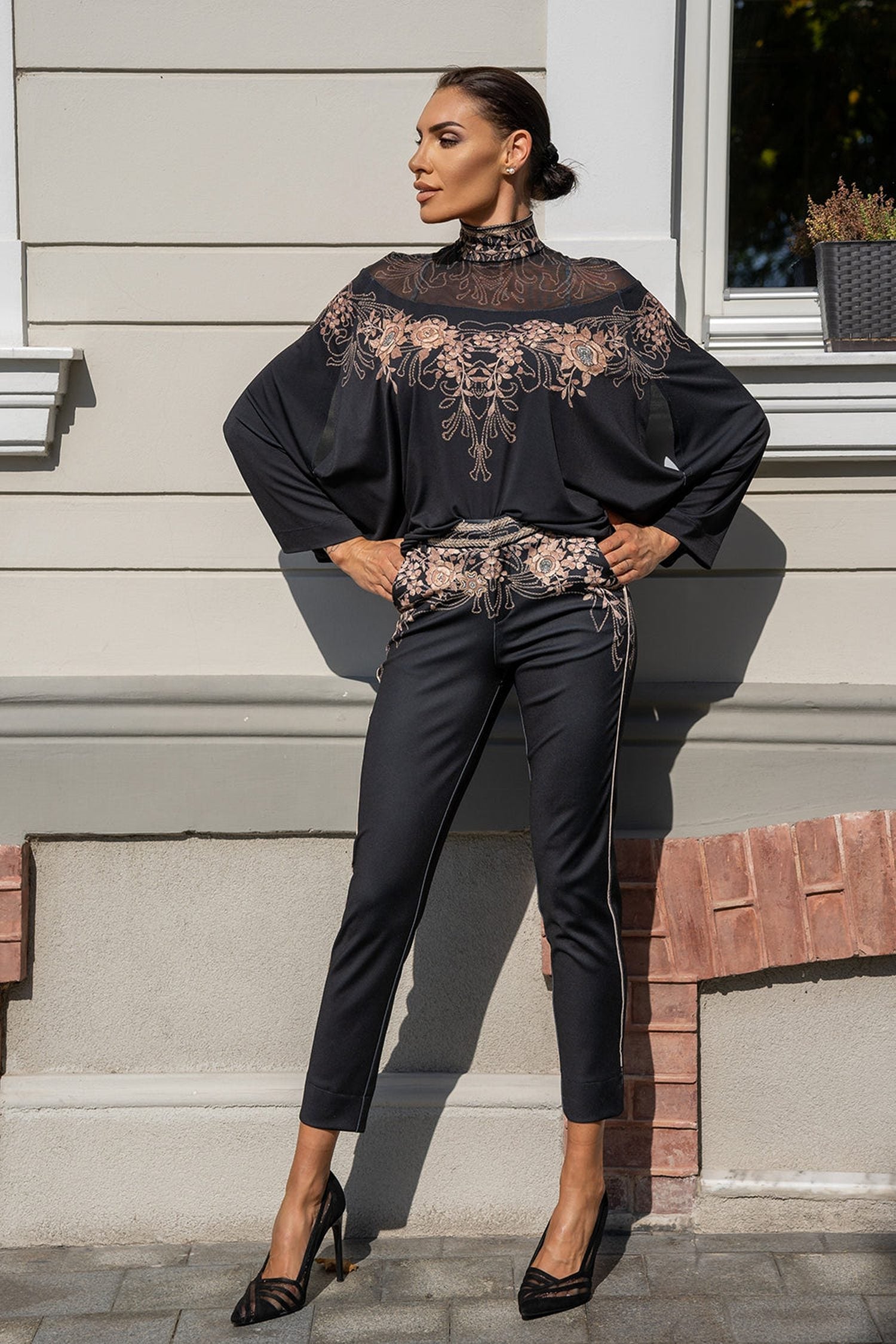 ΔΩΡΕΑΝ ΜΠΛΟΥΖΑ - ΧΡΥΣΑ ΤΡΙΑΝΤΑΦΥΛΛΑ