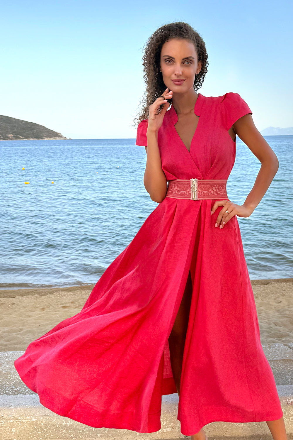 ROBE LONGUE ÉVASÉE EN LIN FUCHSIA – ESSENTIELS