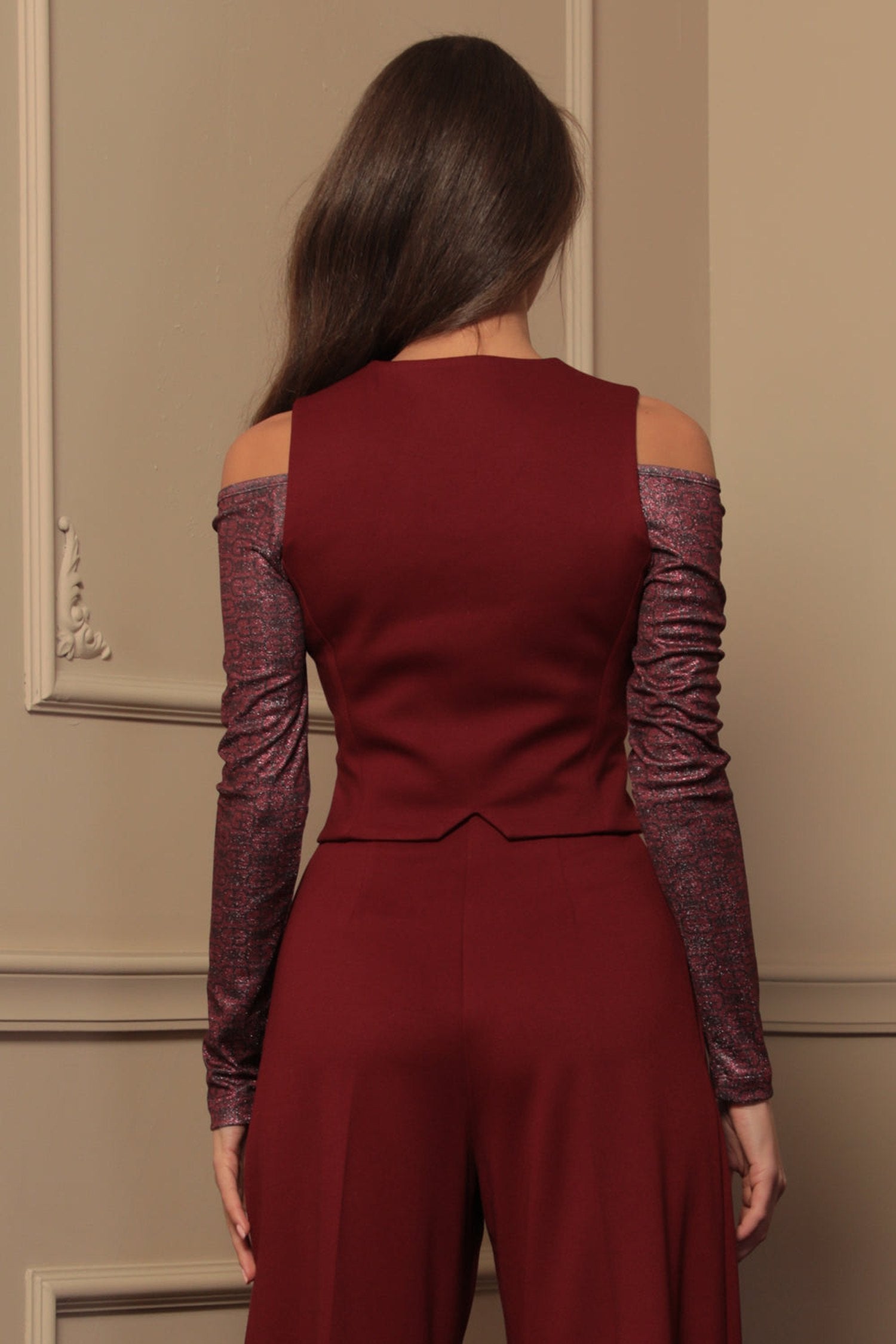 VESTA Z VISKÓZOVÉ SMĚSI V BARVĚ BURGUNDY - ZÁKLADY