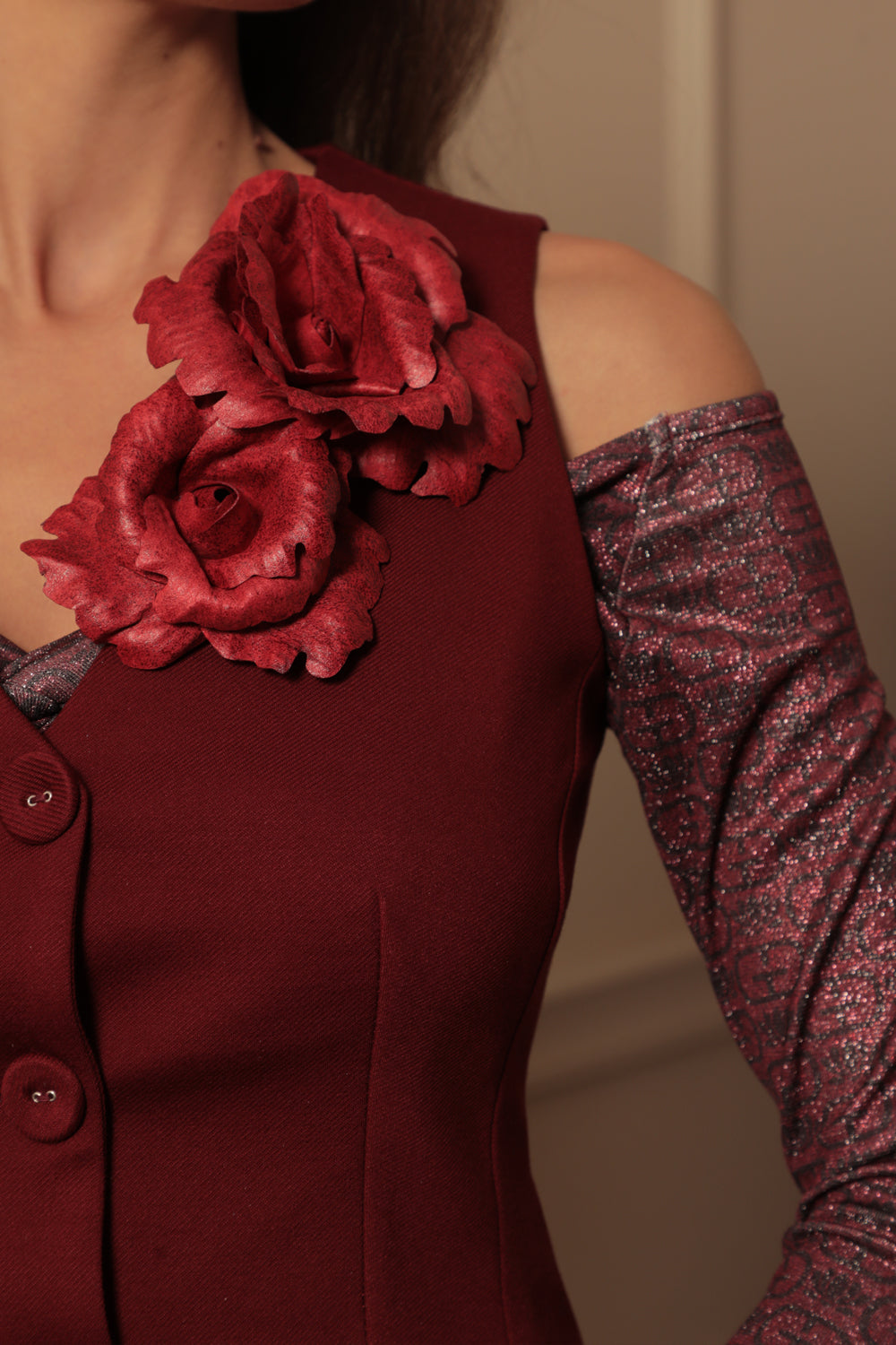 MEDIUM SUEDE-LOOK RED ROSE BROOCH
