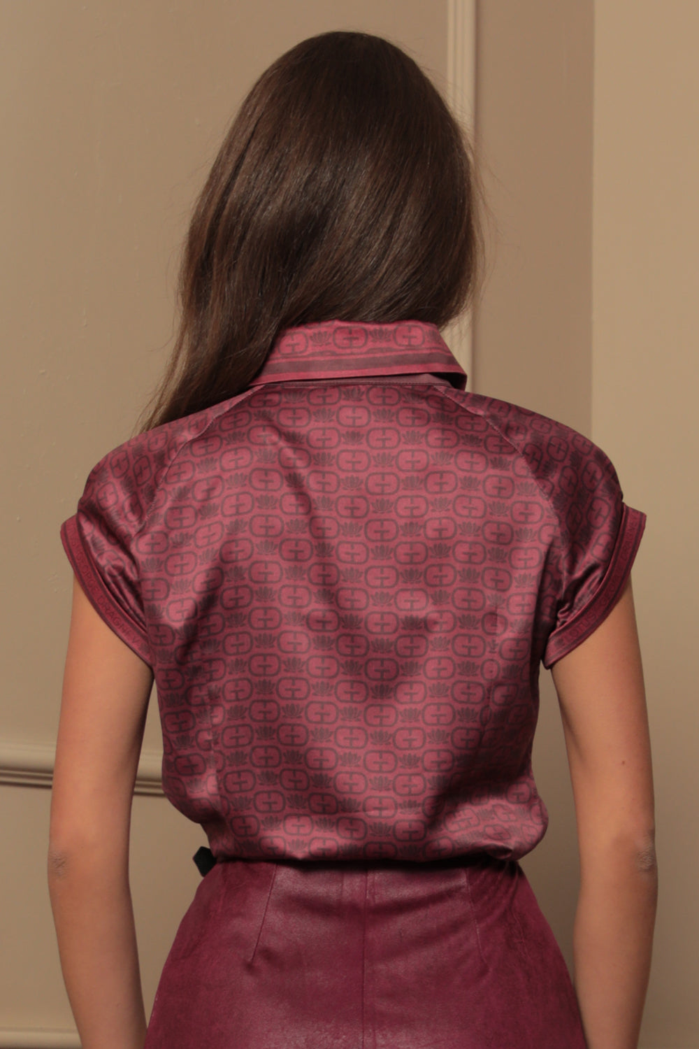 RAGLAN SLEEVE SHIRT - BURGUNDY LOGO
