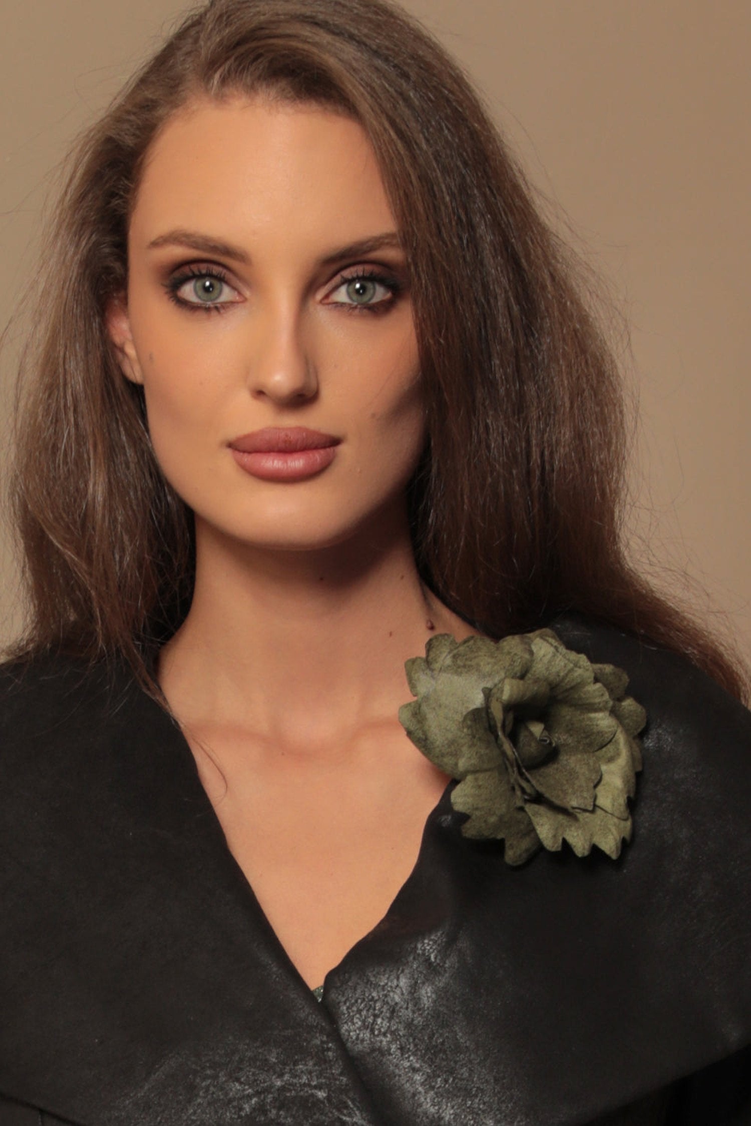 BLAZER IM WILDLEDERLOOK MIT ASYMMETRISCHER VERSCHLUSS IN SCHWARZ - ESSENTIALS