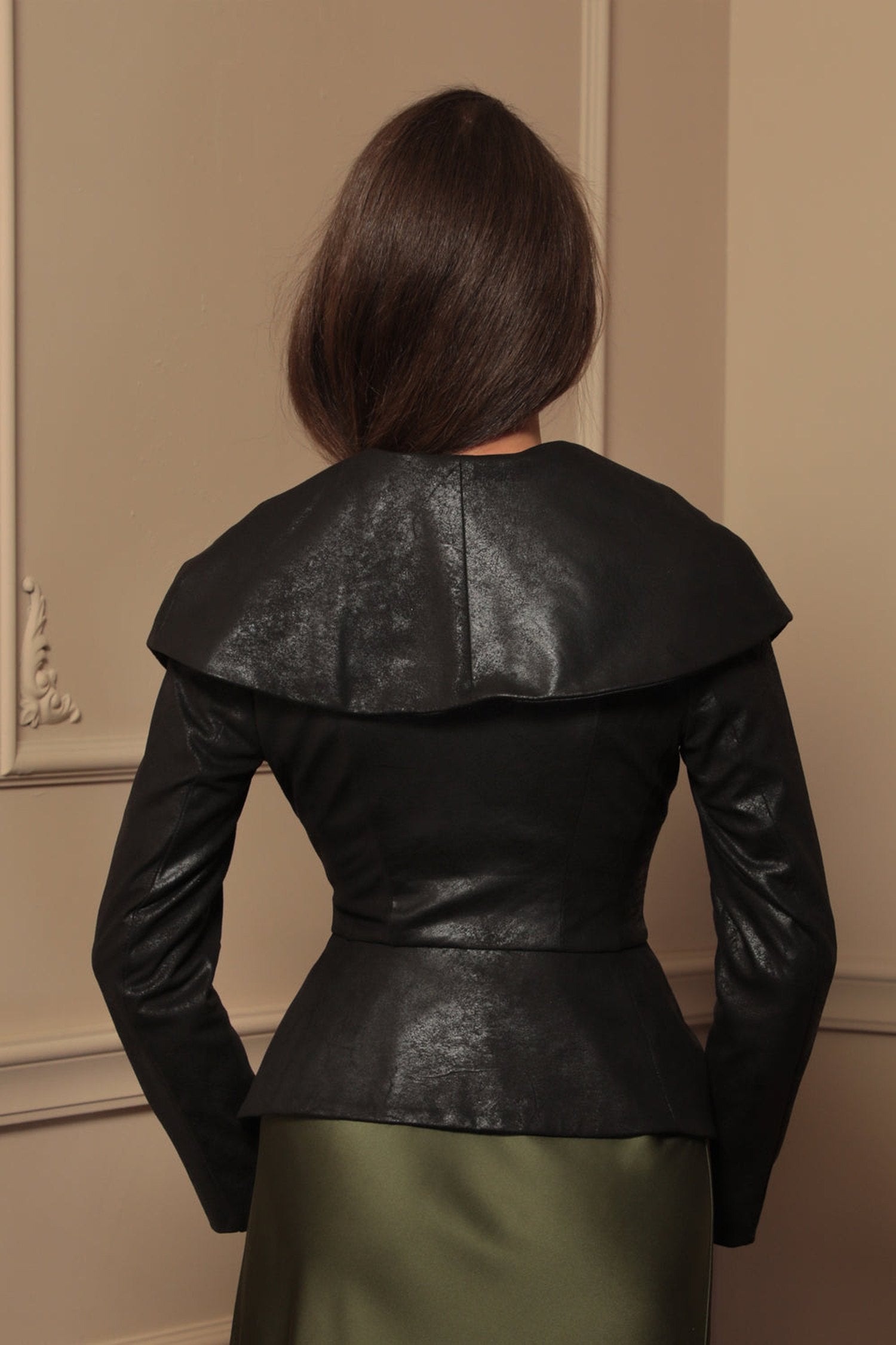 BLAZER IM WILDLEDERLOOK MIT ASYMMETRISCHER VERSCHLUSS IN SCHWARZ - ESSENTIALS