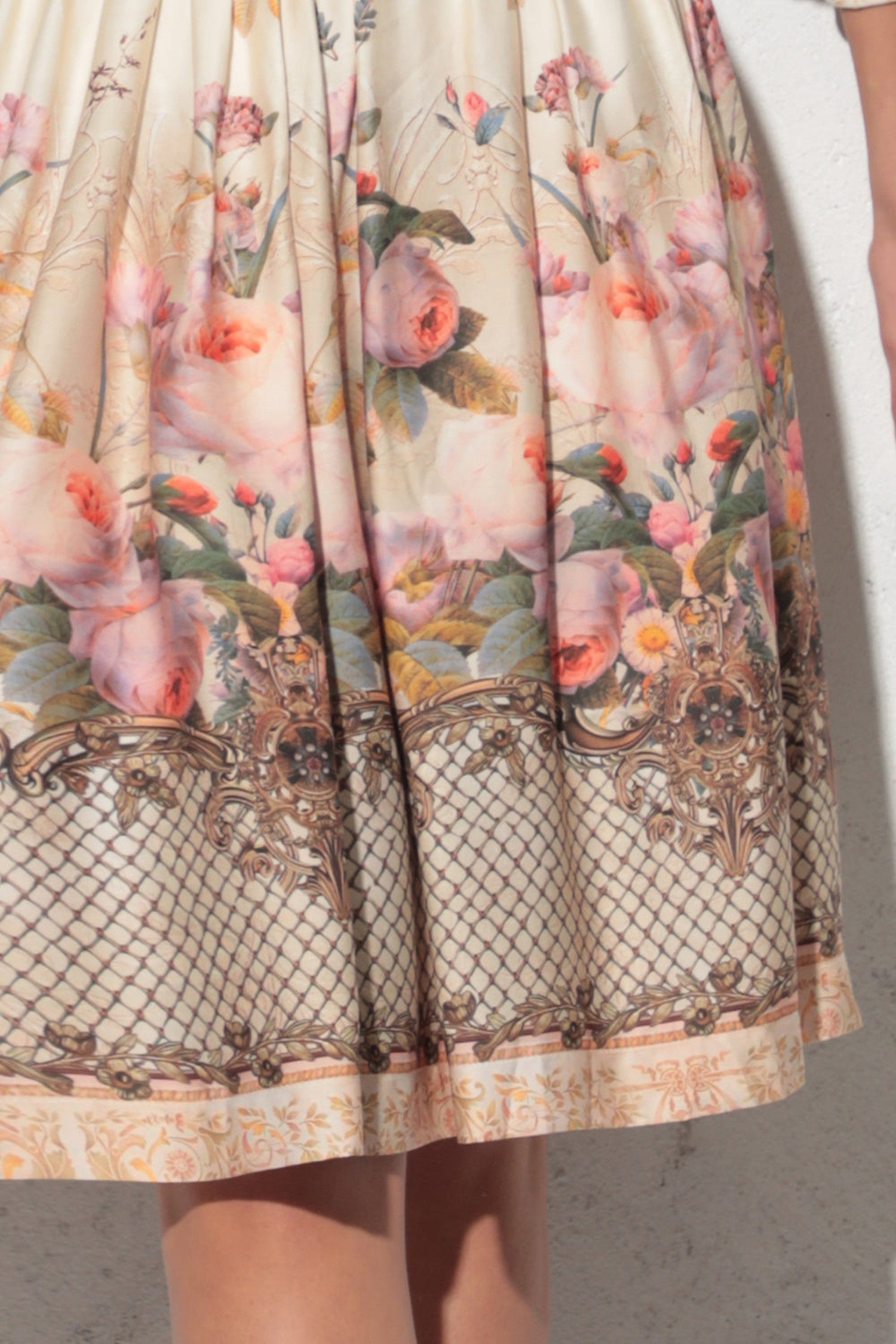 BOHO LONG-SLEEVE VISCOSE DRESS - BAROQUE FLOWERS JIORO РОКЛЯ С ДЪЛЪГ РЪКАВ ОТ ВИСКОЗА - BAROQUE FLOWERS JIORO