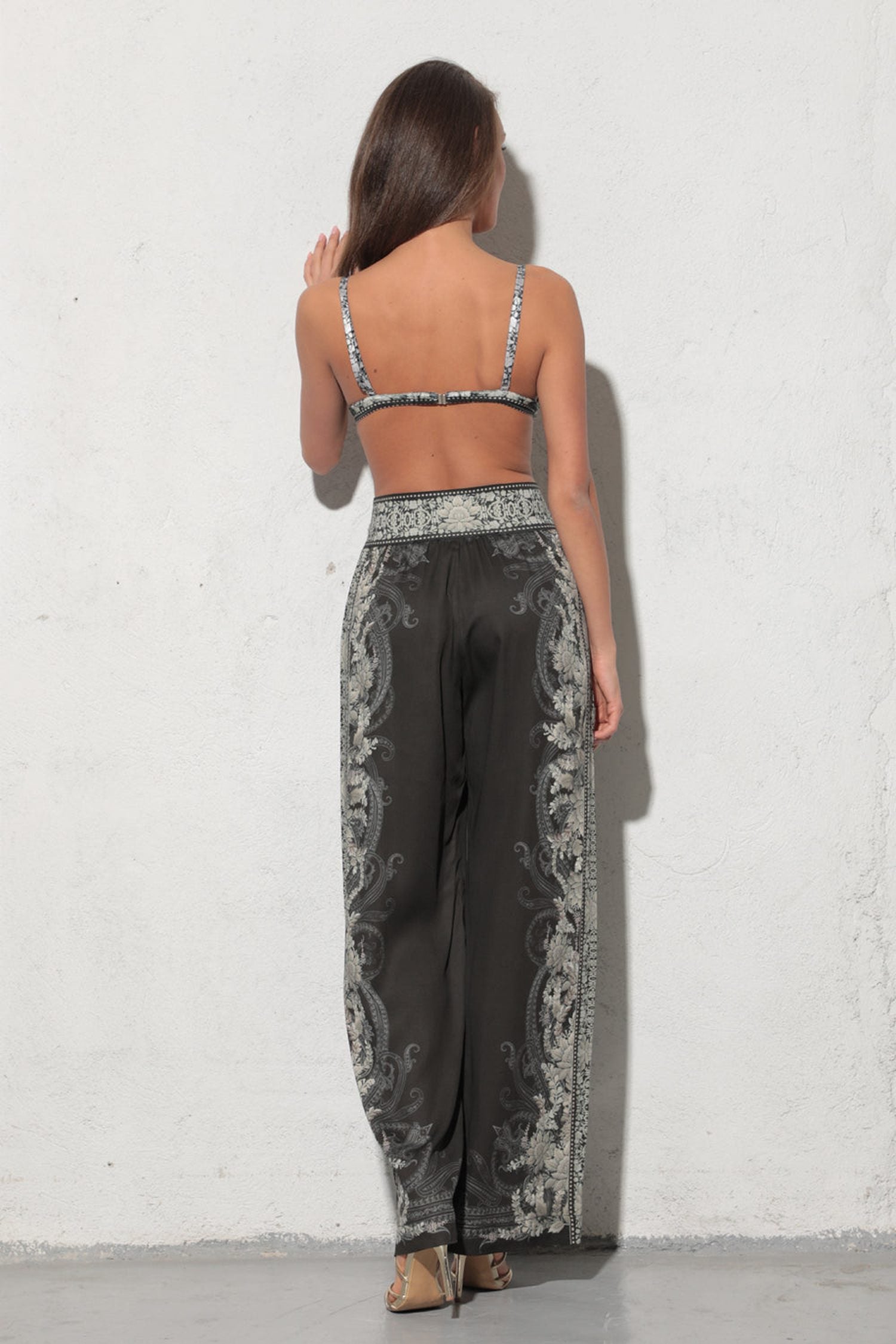 PANTALON LARGE EN VISCOSE AVEC TAILLE ÉLASTIQUE – LOTUS GELÉ