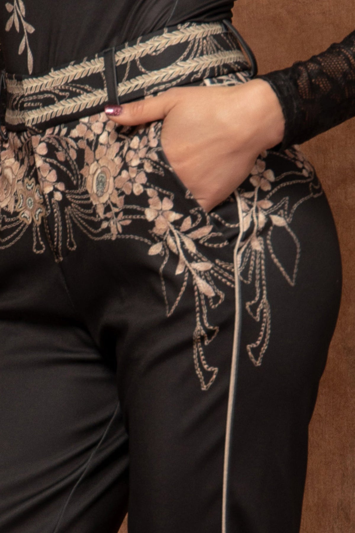 KLASSISCHE HOSE - GOLDENE ROSEN