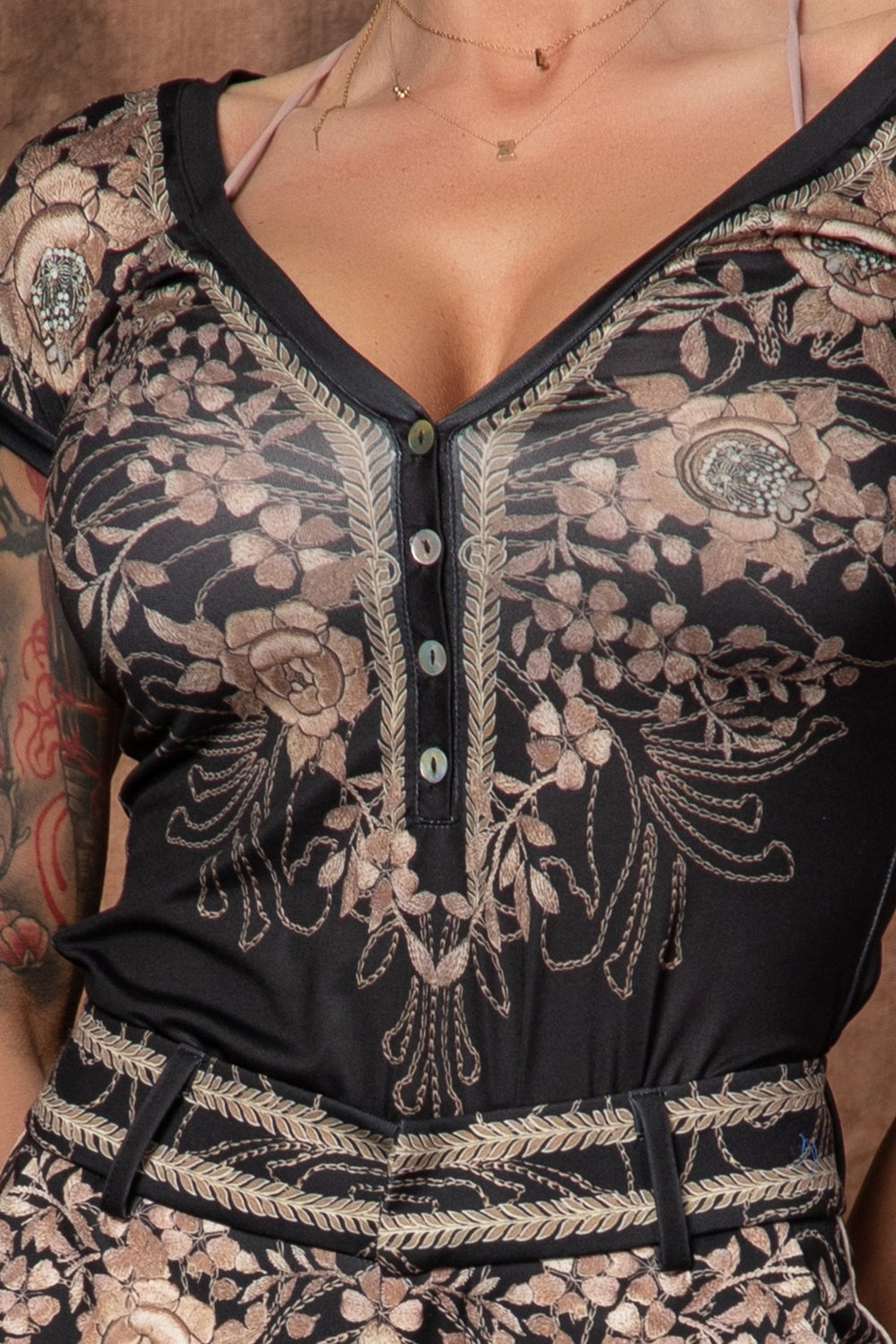 BLOUSE À MANCHES COURTES - ROSES DORÉES