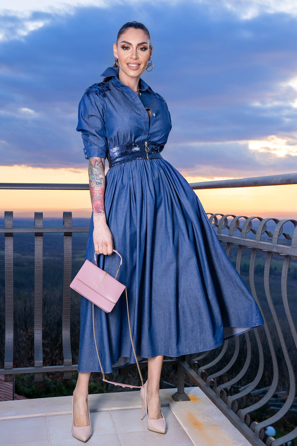 LOOSE LIGHT DENIM DRESS WITH BELT - ESSENTIALS