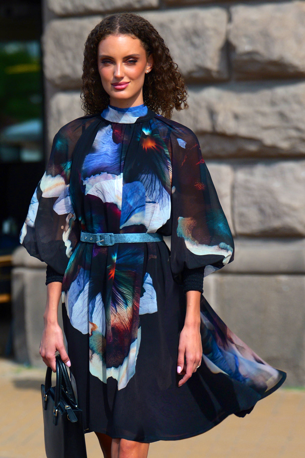 RELAXED DRESS WITH BALLOON RAGLAN SLEEVES AND BACK TIE - VIOLET