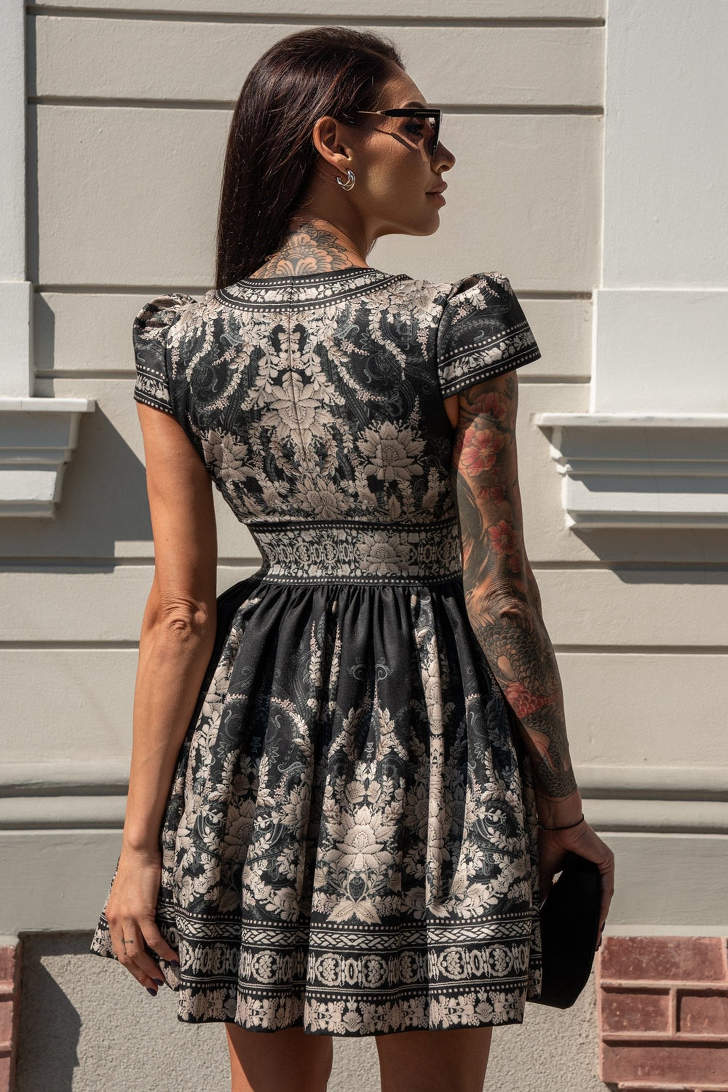 V-AUSSCHNITT KNIELANGES KLEID - FROZEN LOTUS