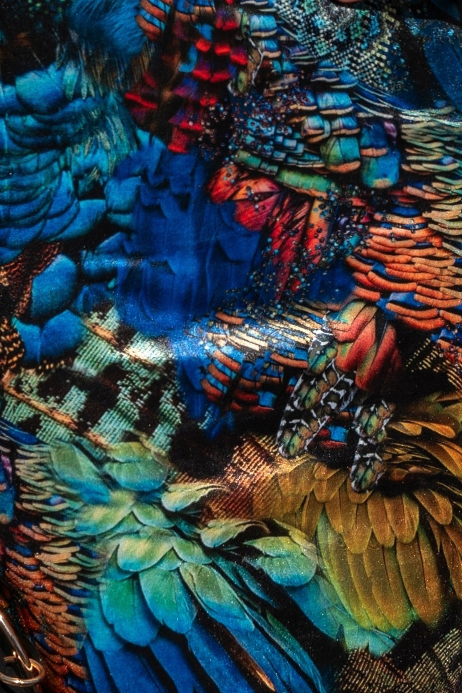 SAMT-KLEID MIT WEICHEM AUSSCHNITT UND BANDDETAILS - AMAZONIA