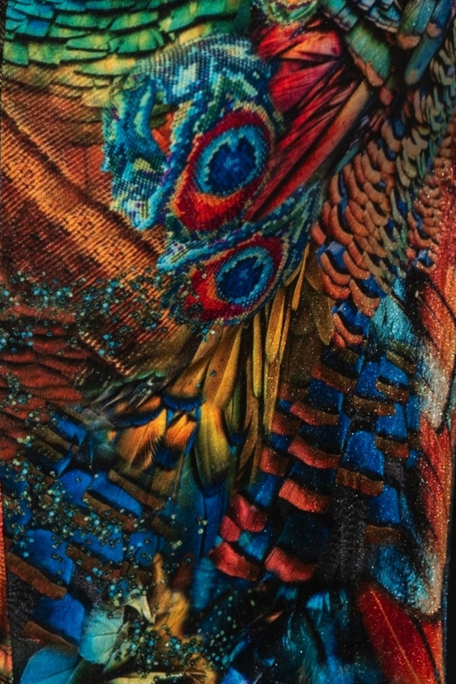 SAMT-KLEID MIT WEICHEM AUSSCHNITT UND BANDDETAILS - AMAZONIA