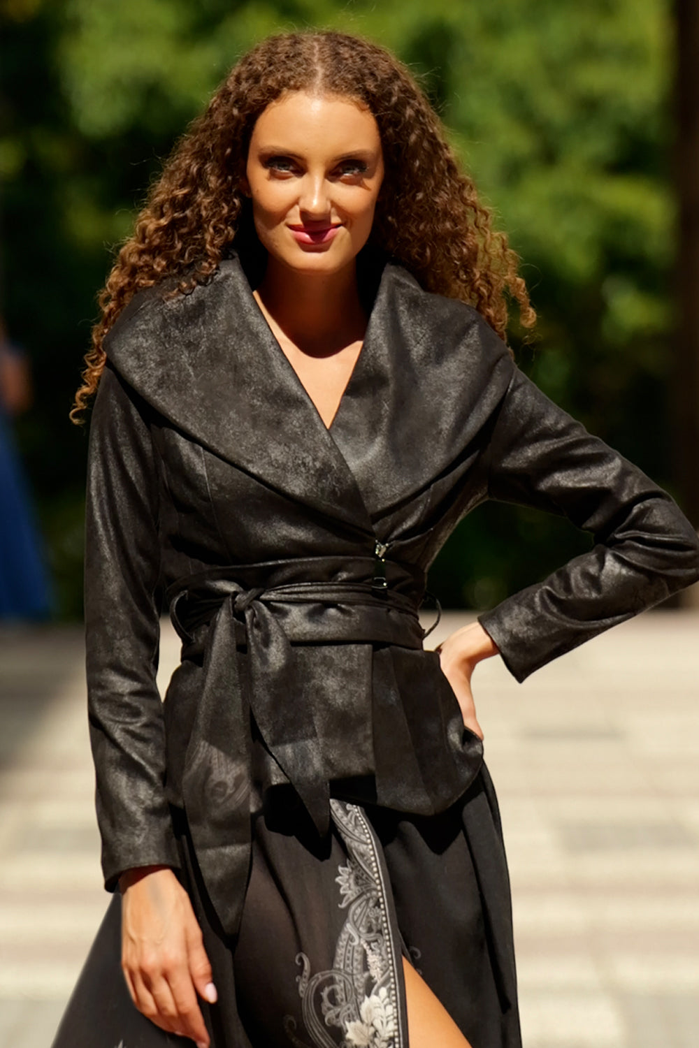 SUEDE-LOOK BLAZER WITH ASYMMETRICAL CLOSURE IN BLACK - ESSENTIALS JIORO БЛЕЙЗЕР С ШАЛ ЯКА ОТ ВЕЛУР В ЧЕРНО - ESSENTIALS JIORO