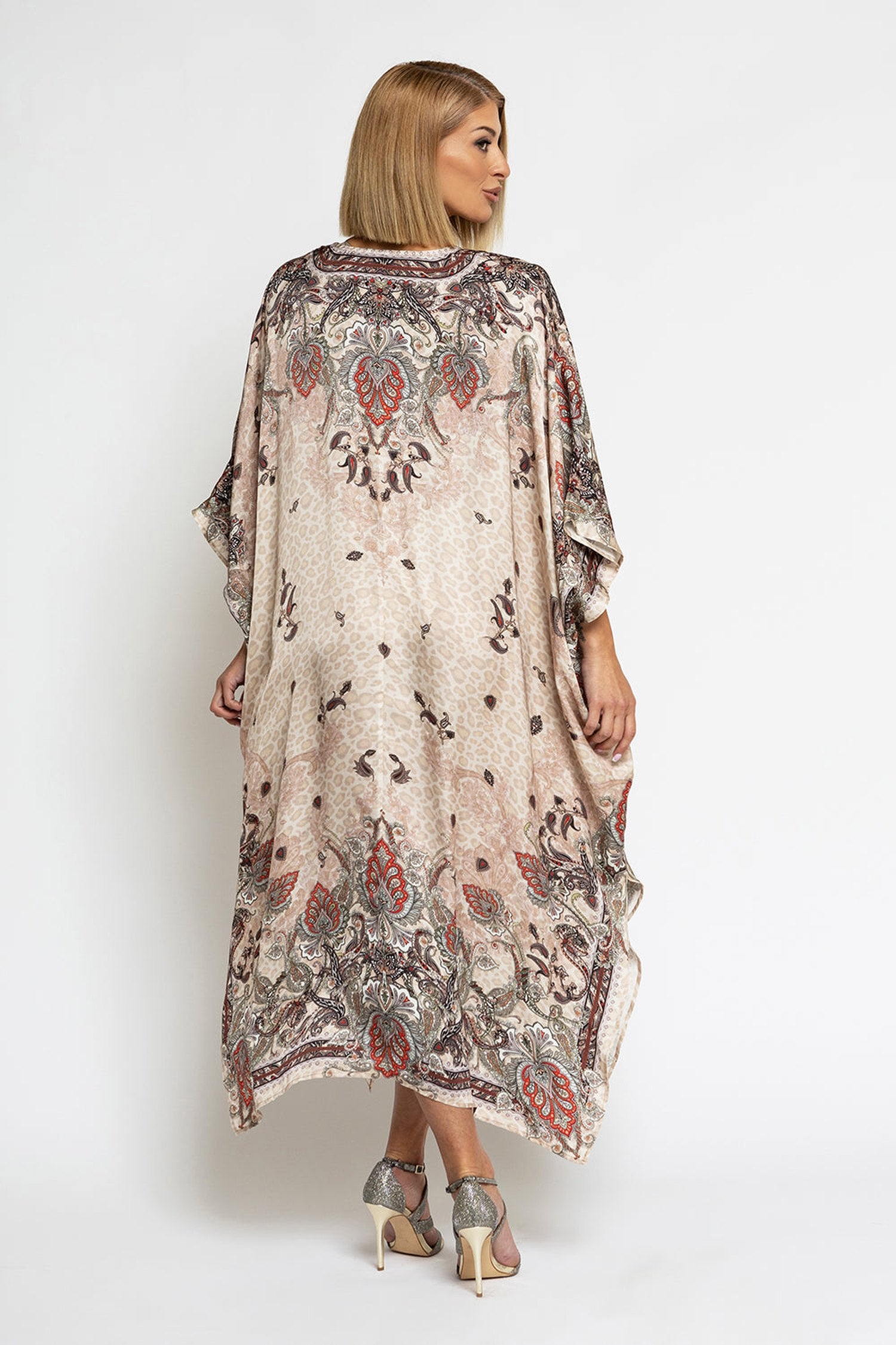SATINOVÝ VISKÓZOVÝ KAFTAN - PAISLEY BÉŽOVÝ