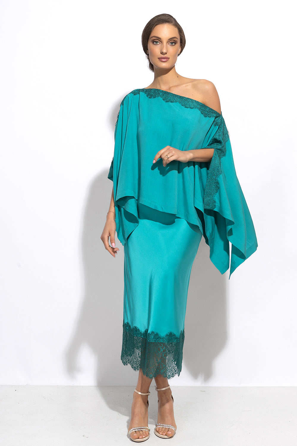 RELAXED VISCOSE TUNIC WITH SIDE SLITS AND LACE IN TURQUOISE - ESSENTIALS