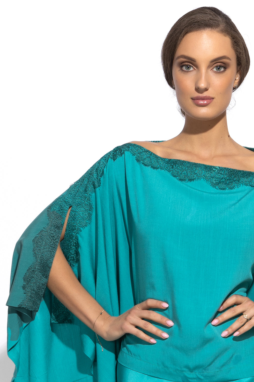 RELAXED VISCOSE TUNIC WITH SIDE SLITS AND LACE IN TURQUOISE - ESSENTIALS