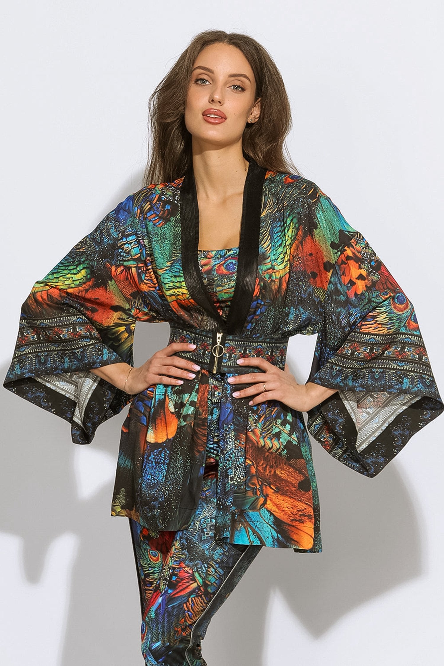 ZKRÁCENÉ VISKÓZOVÉ KIMONO S ELASTICKÝM PÁSKEM - AMAZONIA