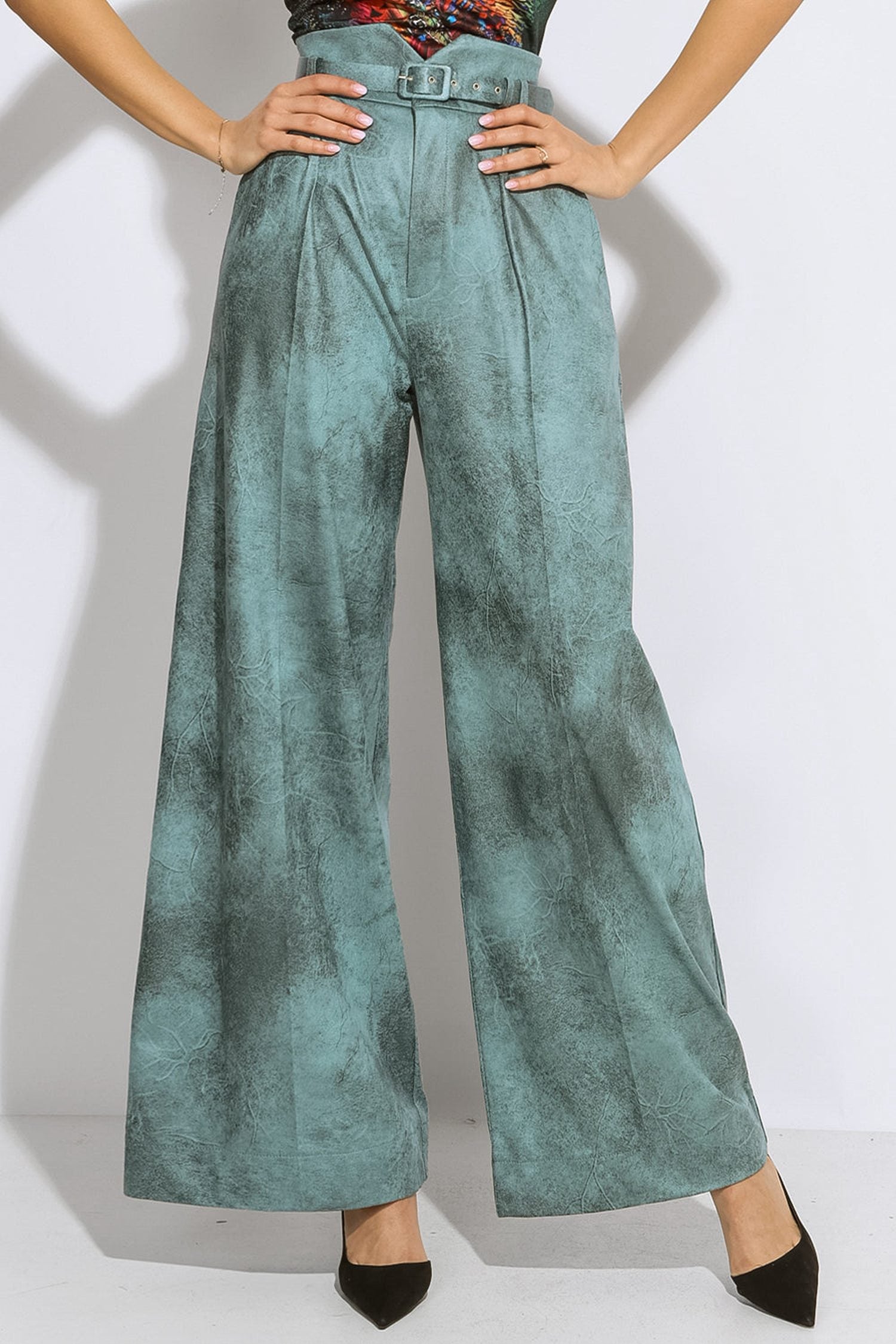 HIGH-WAISTED BLUE TROUSERS – ESSENTIALS JIORO ШИРОК ПАНТАЛОН ОТ ВЕЛУР С ВИСОКА ТАЛИЯ В ЦВЯТ АЗУРНО СИНЬО - ESSENTIAL JIORO
