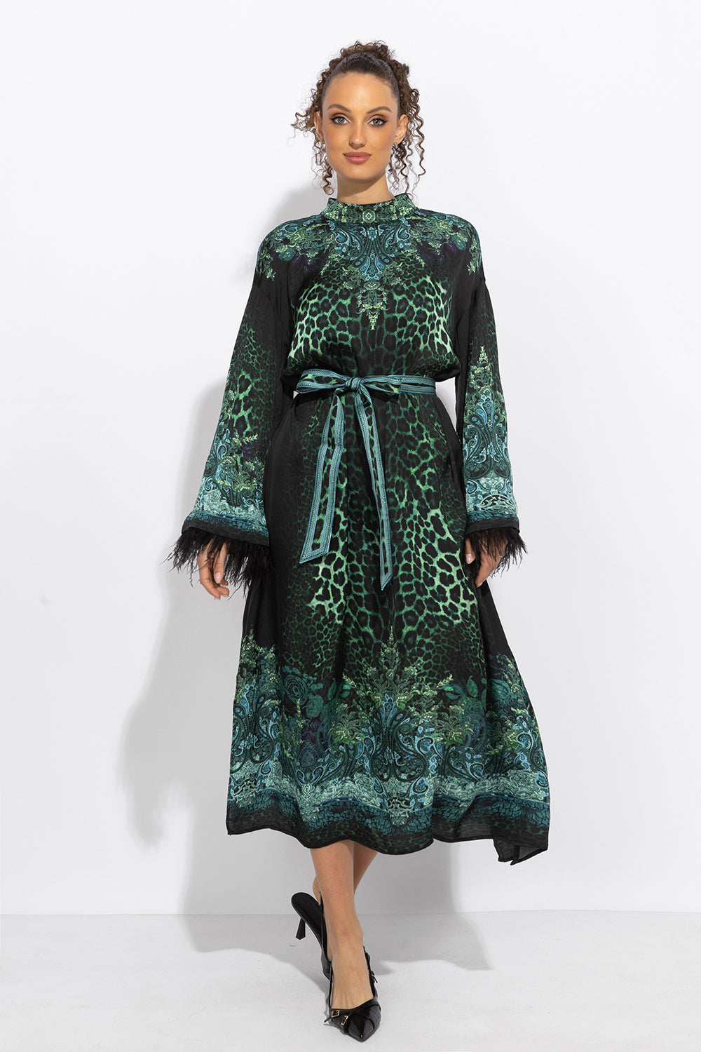 SATÉNOVÝ VISKÓZOVÝ KAFTAN S PEŘÍM - LEO NEONOVĚ ZELENÝ