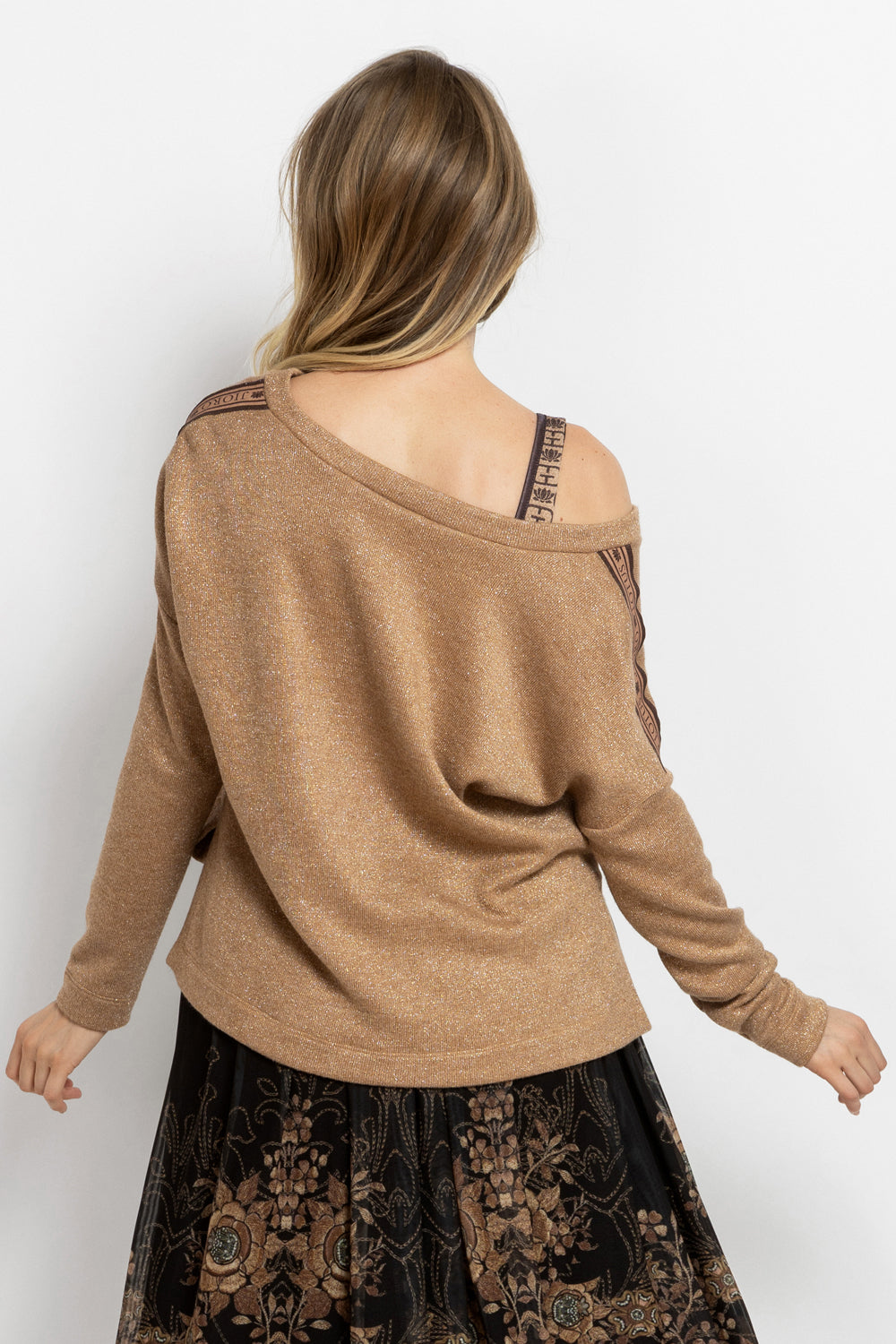 GOLD LUREX V-NECK TOP - ESSENTIALS