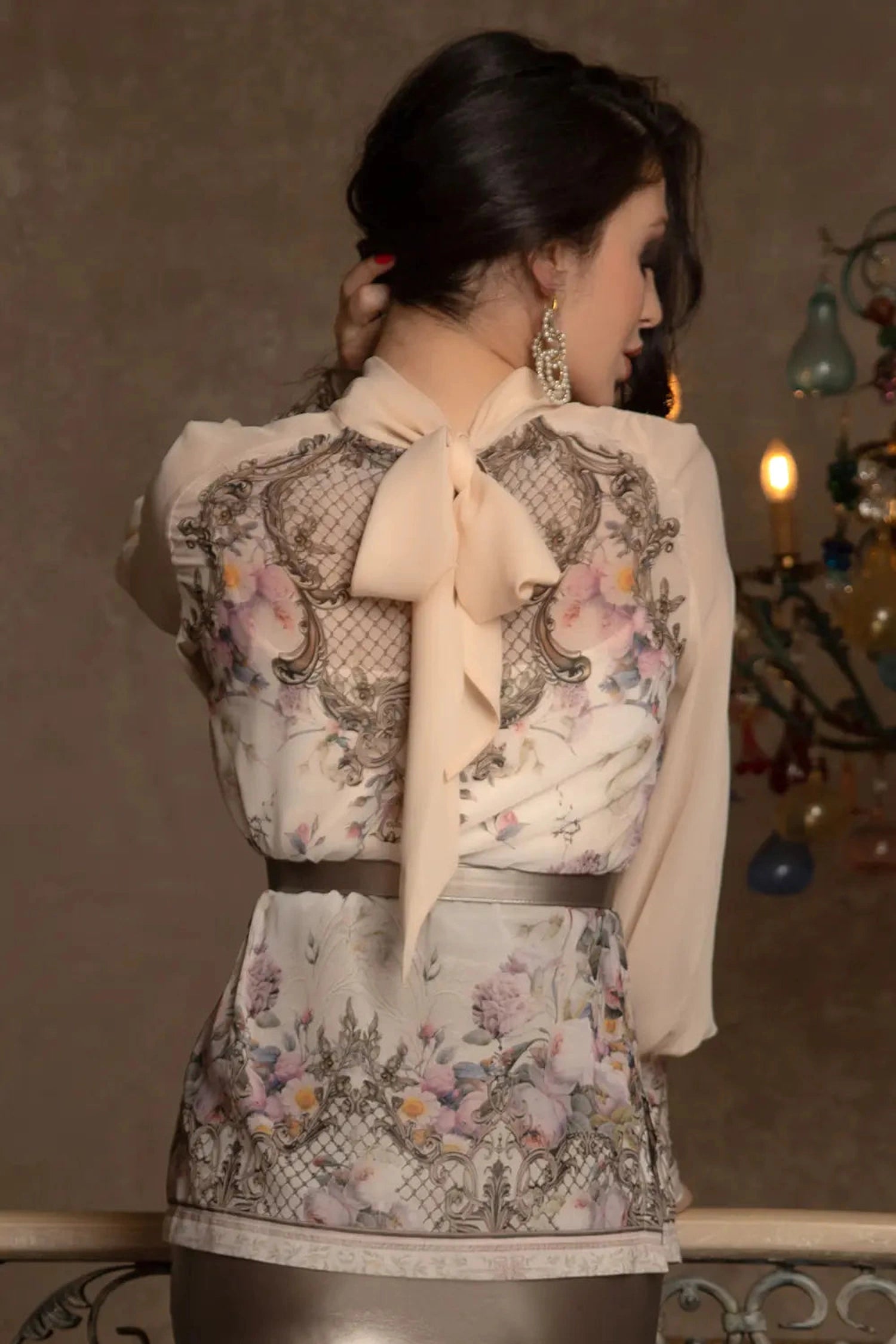2-IN-1 DESIGNER CHIFFON-BLUSE UND TOP - BAROCKBLUMEN