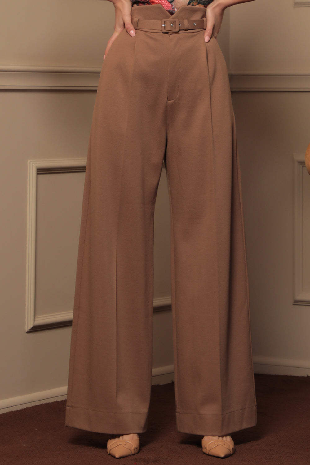 VISCOSE BLEND HIGH-WAISTED BEIGE TROUSERS – ESSENTIALS