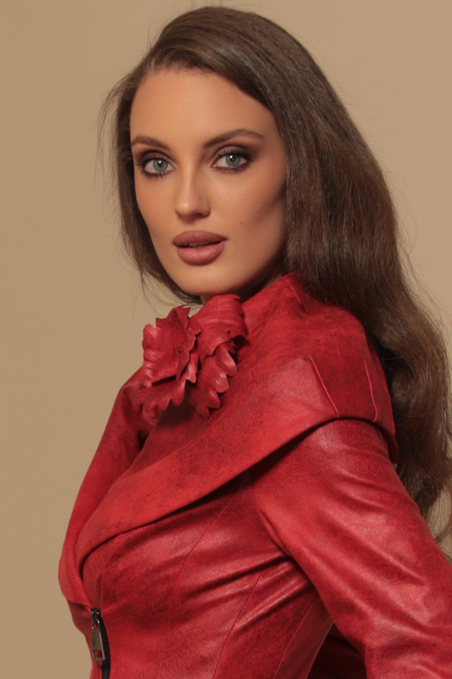 MEDIUM SUEDE-LOOK RED ROSE BROOCH