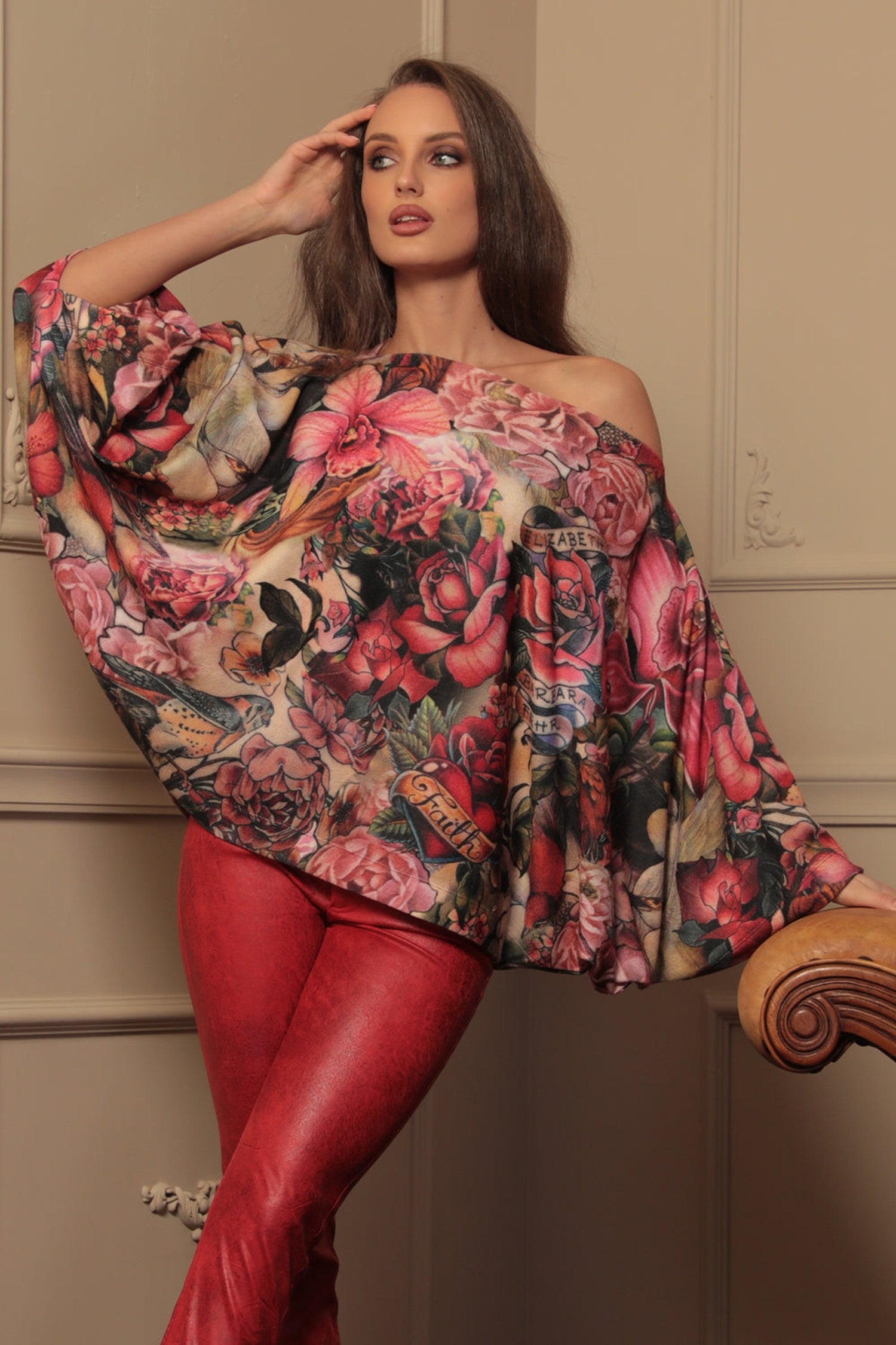 LOOSE TUNIC WITH BATWING SLEEVES - TATTOO STAR COLLECTION