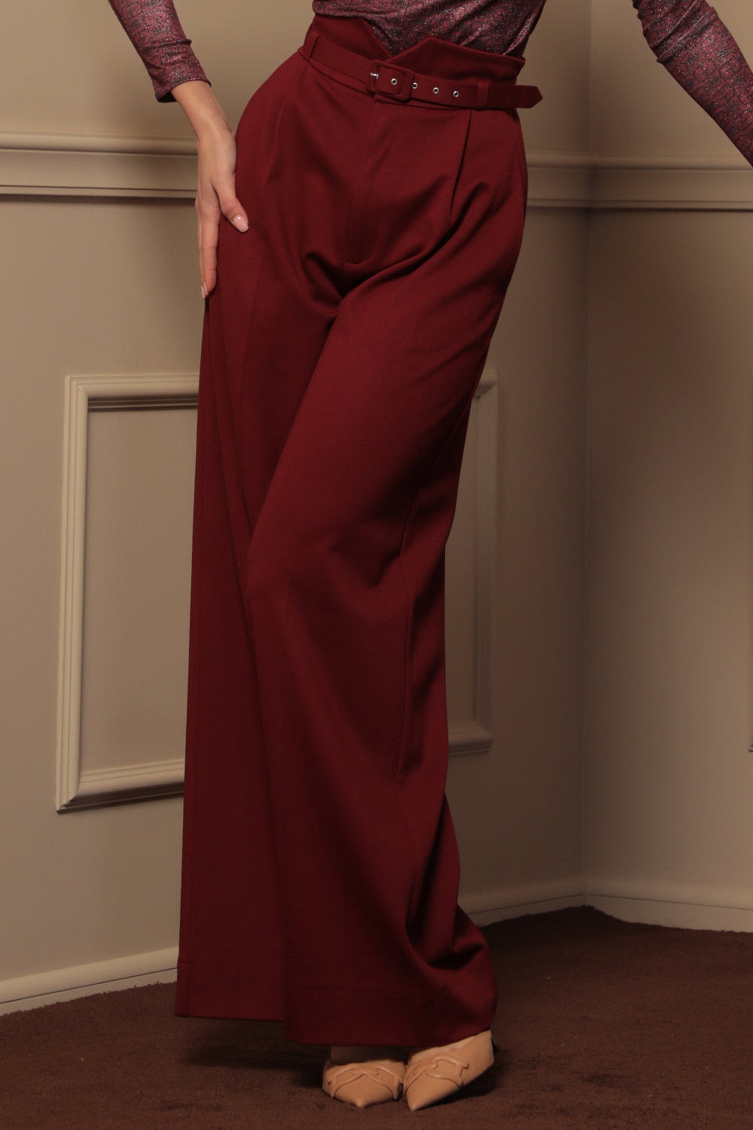 VISCOSE BLEND HIGH-WAISTED BURGUNDY TROUSERS – ESSENTIALS