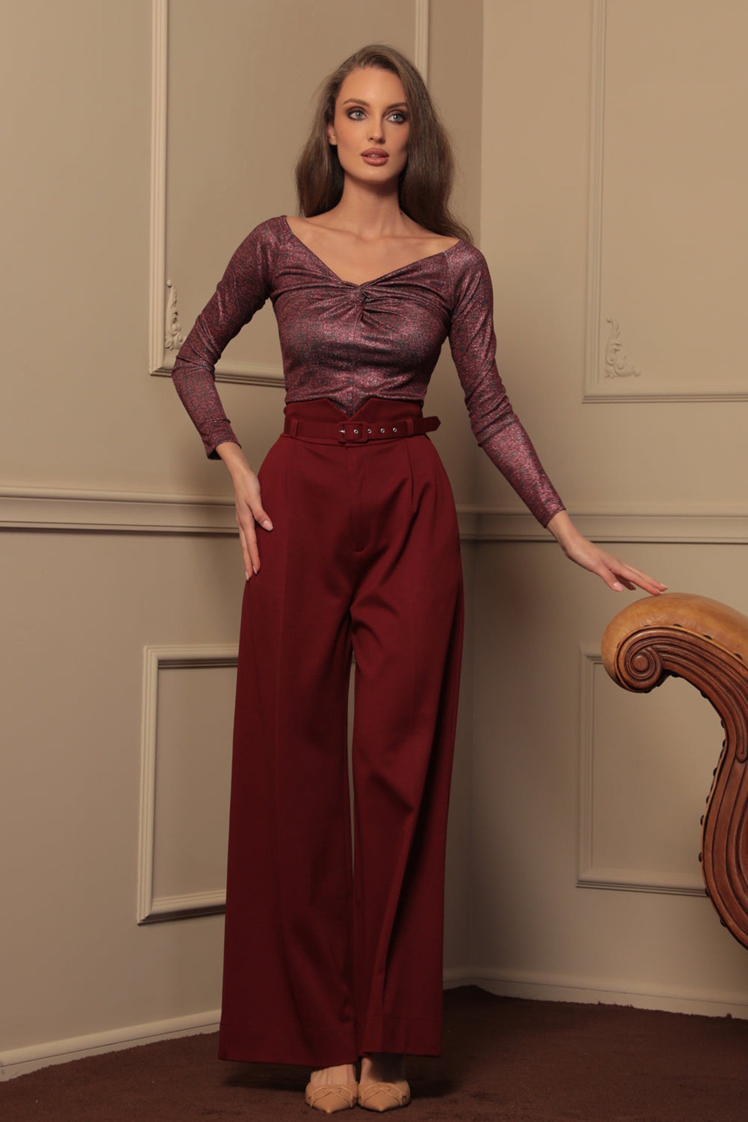 VISCOSE BLEND HIGH-WAISTED BURGUNDY TROUSERS – ESSENTIALS