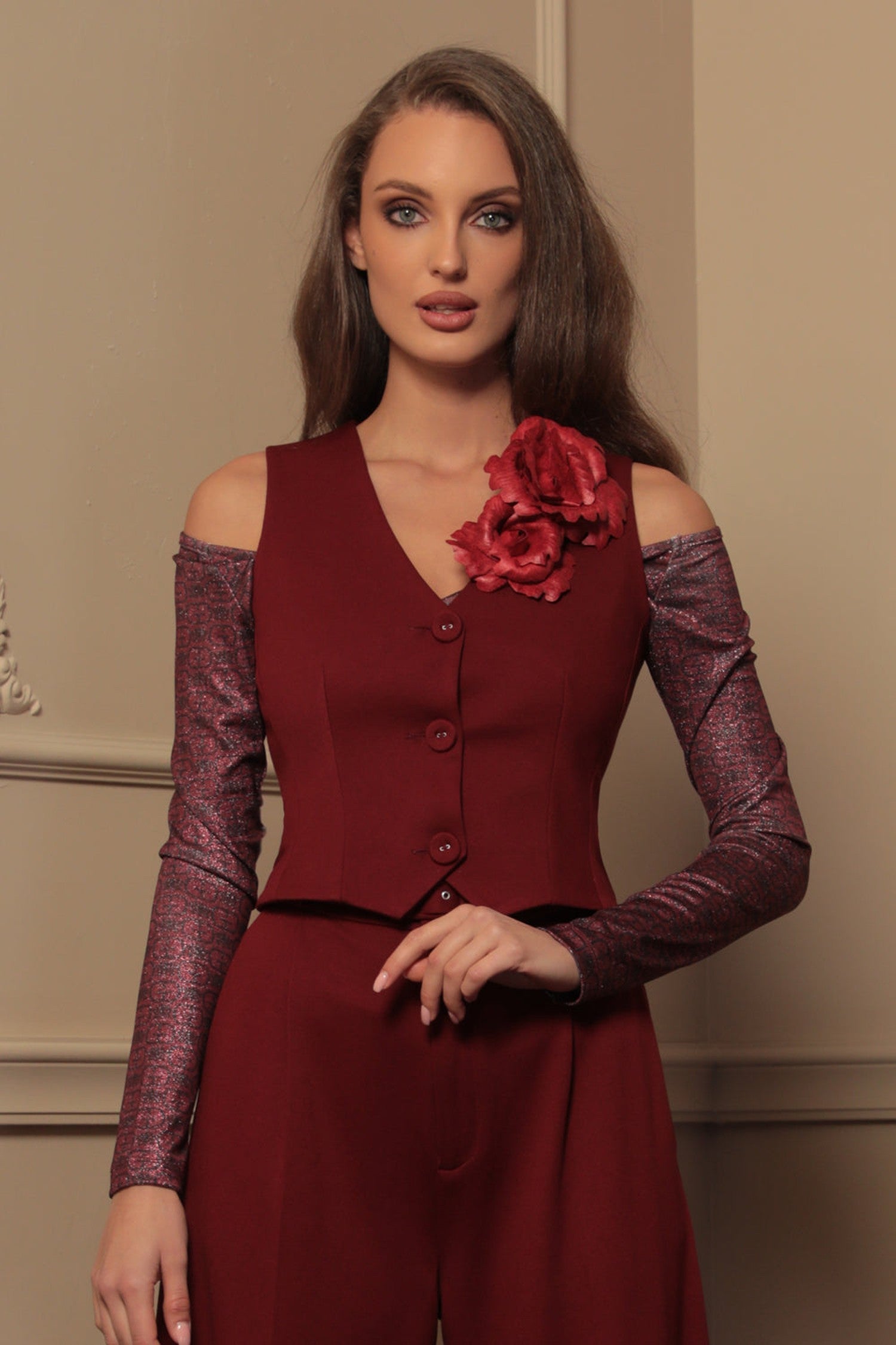 VISCOSE BLEND VEST IN BURGUNDY - ESSENTIALS