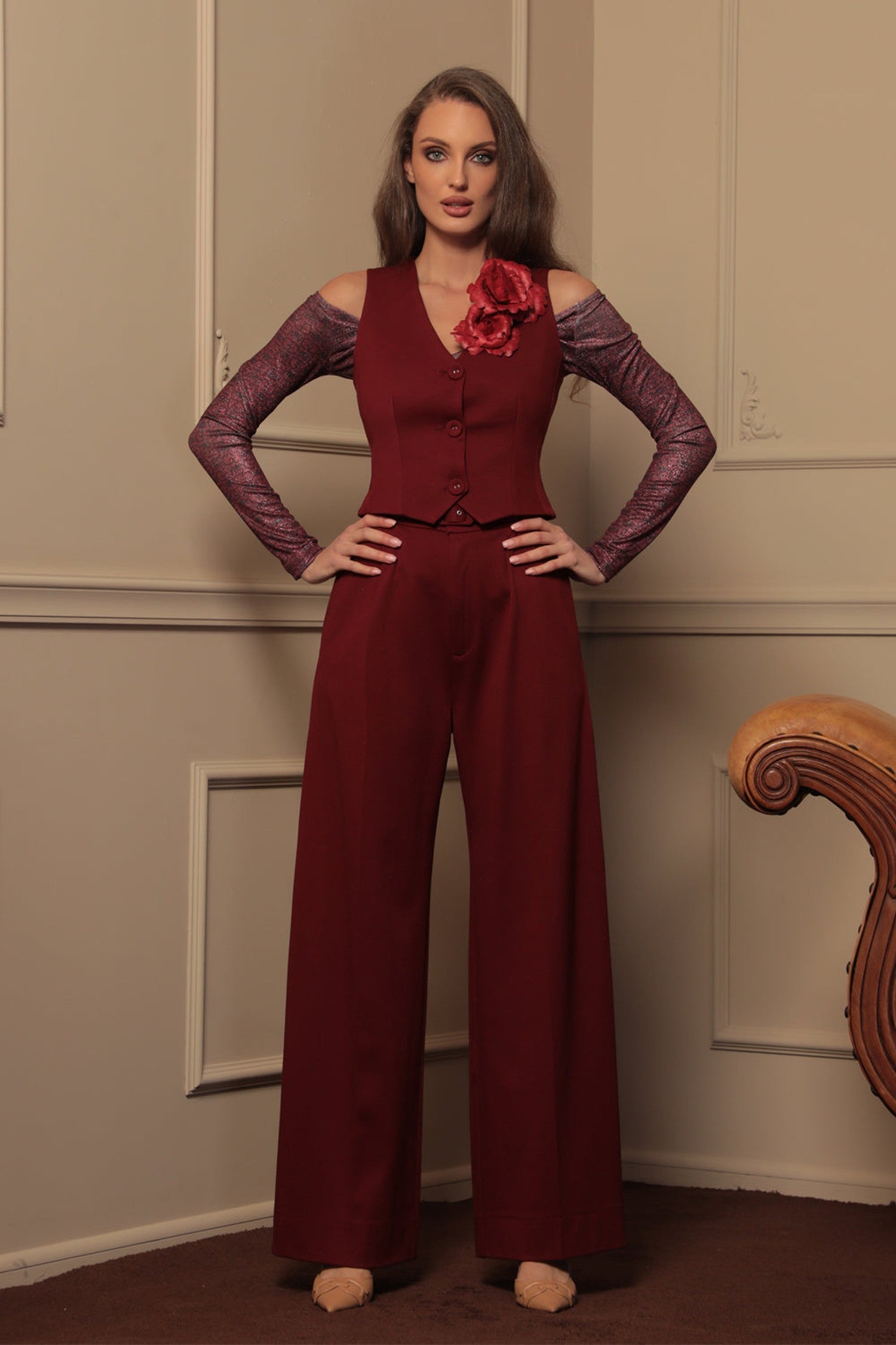 VISCOSE BLEND HIGH-WAISTED BURGUNDY TROUSERS – ESSENTIALS