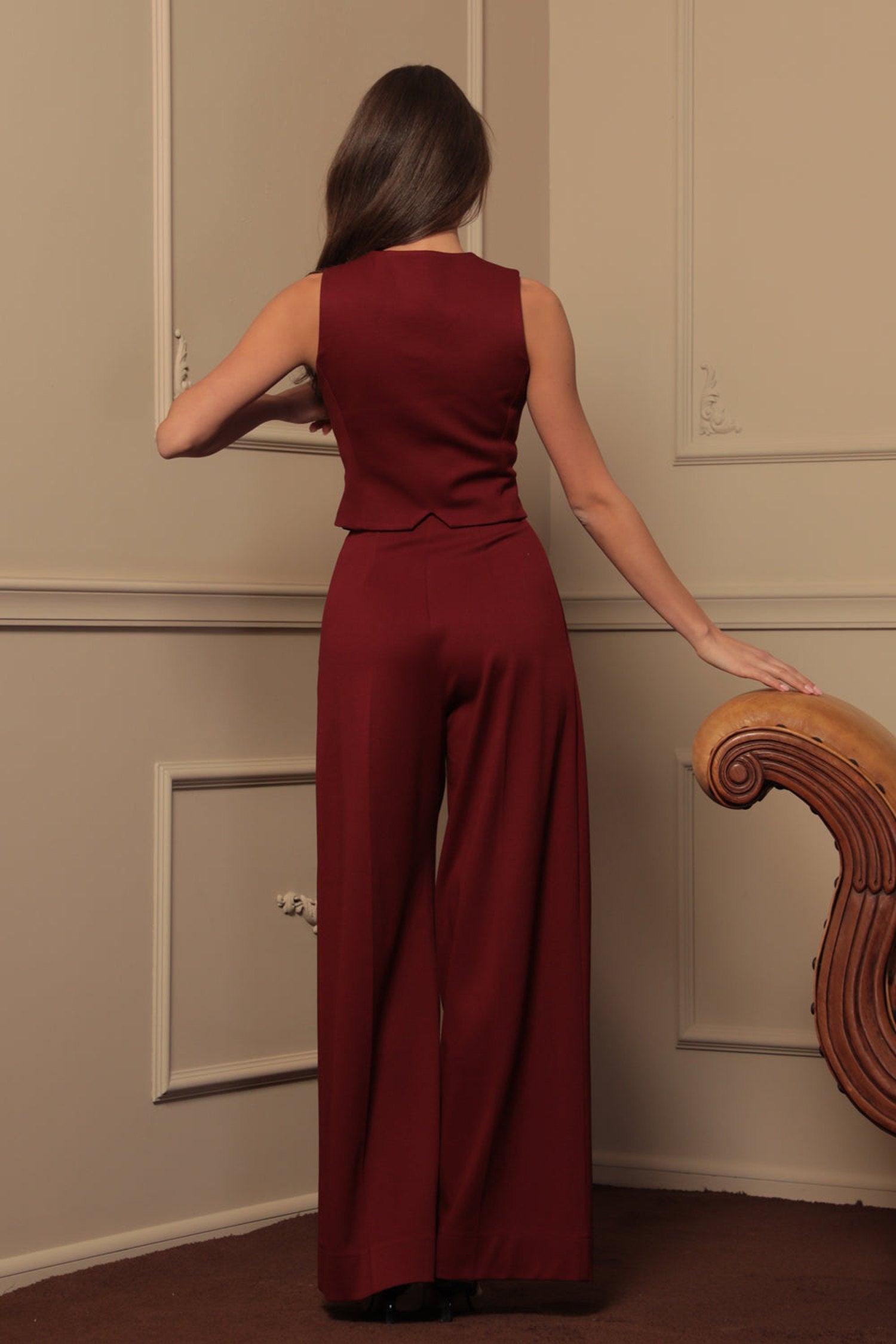 VISCOSE BLEND HIGH-WAISTED BURGUNDY TROUSERS – ESSENTIALS
