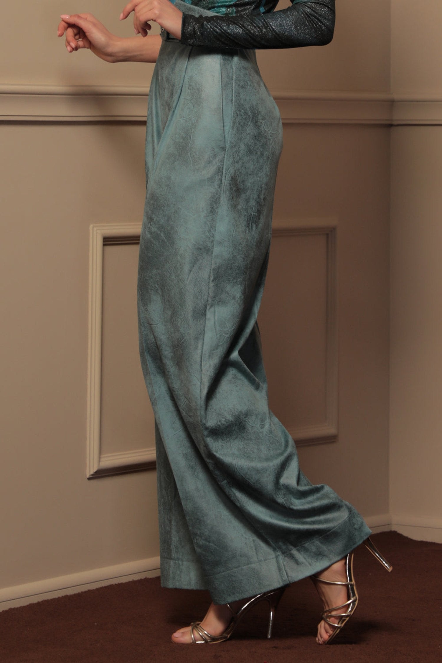 MODRÉ NOHAVICE S VYSOKÝM PÁSOM – ZÁKLADY