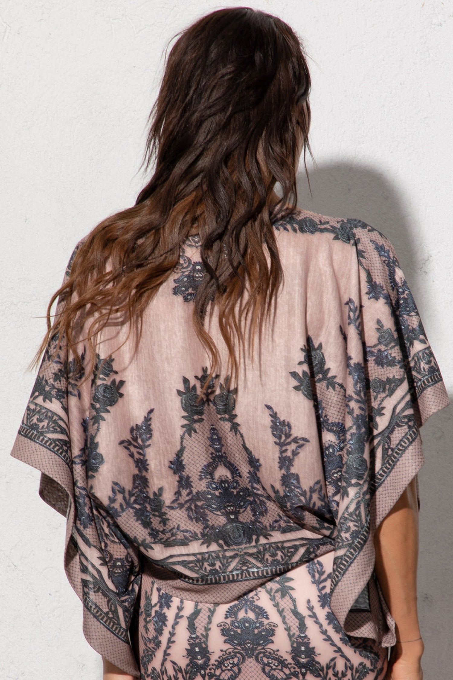 LOOSE BLOUSE – GRAFFITI POWDER