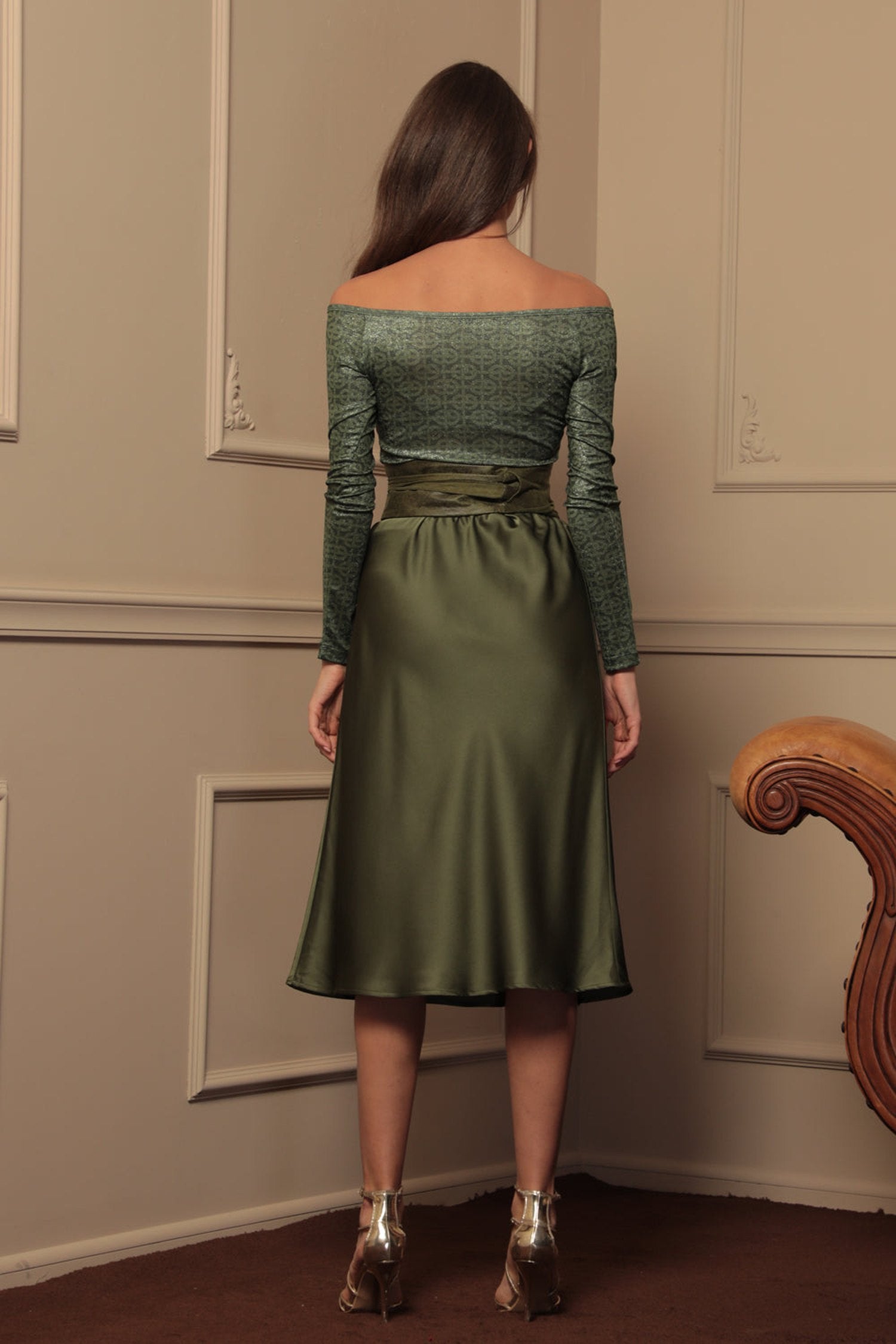 BIAS-CUT SATIN SKIRT WITH ELASTIC WAISTBAND IN OLIVE GREEN - ESSENTIALS